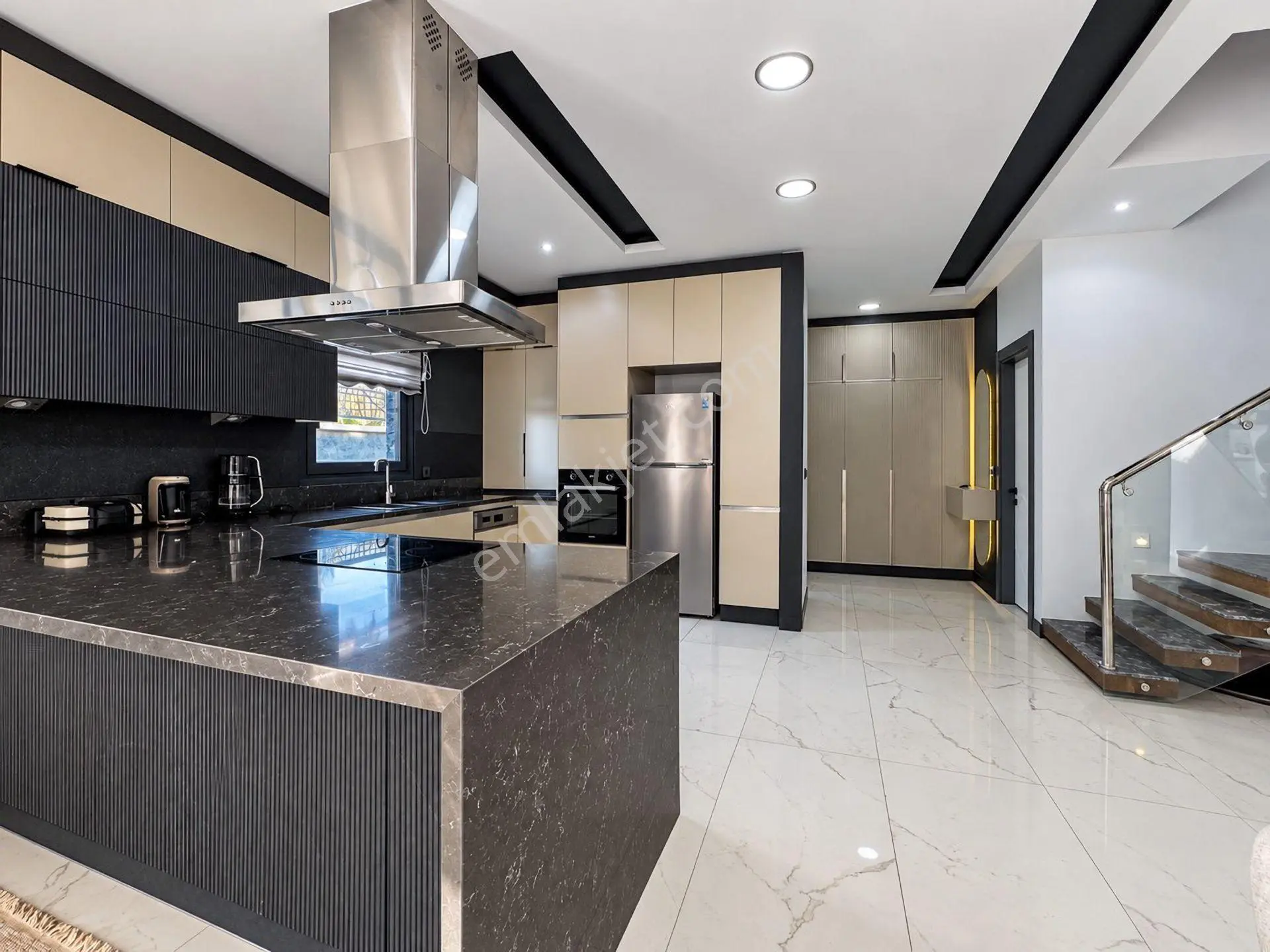 Alanya Avsallar'da Denize Yürüme Mesafesinde Müstakil Havuzlu 4+1 Villa — fotoğraf 3