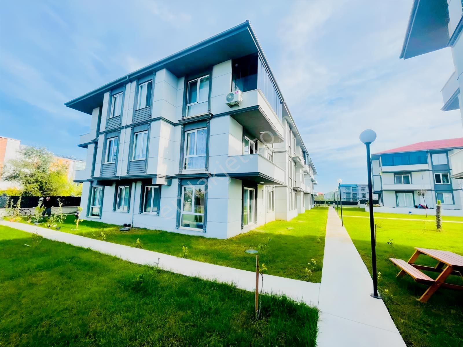 Tatil Köyü Konseptinde Lüks Sitede Müstakil Bahçeli Sıfır 1+1 — fotoğraf 3