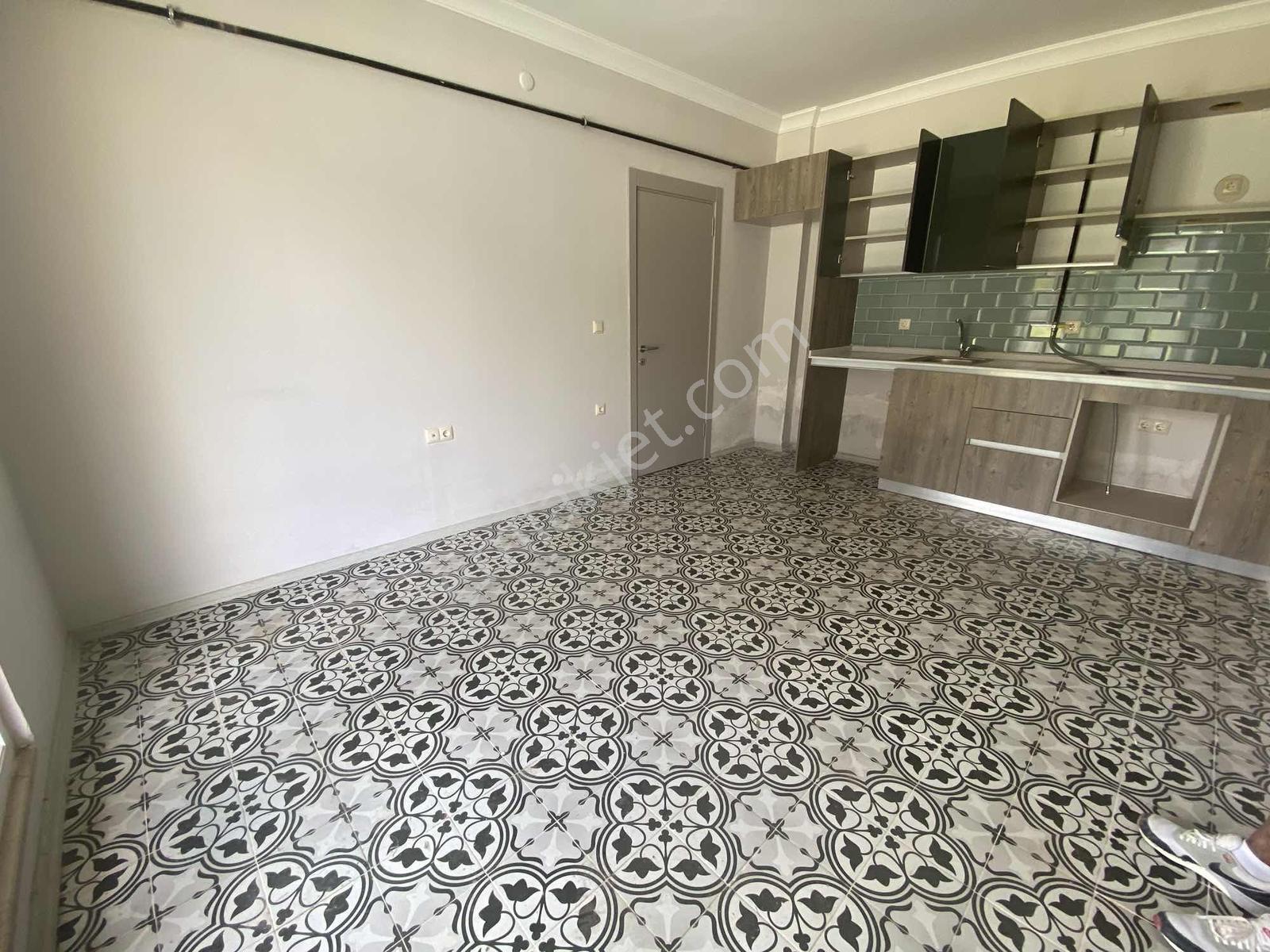 Tatil Köyü Konseptinde Lüks Sitede Müstakil Bahçeli Sıfır 1+1 — fotoğraf 6