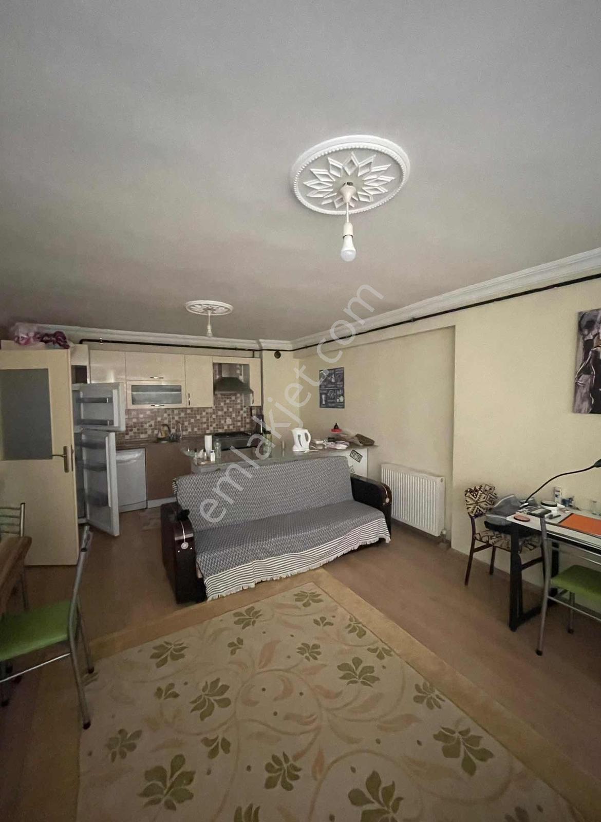 Konuralp Bey Sitesinde Eşyalı Kiracılı Satılık 1+1 Daire