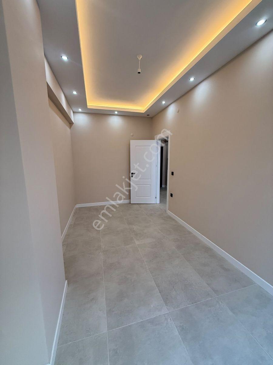 Yalova Merkezde Lüks Site İçerisinde Ara Kat Satılık 1+1 Daire — fotoğraf 7