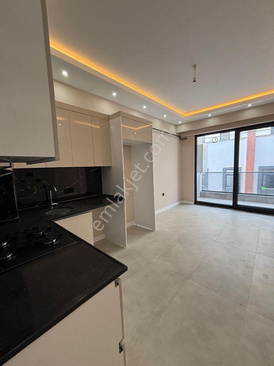 Yalova Merkezde Lüks Site İçerisinde Ara Kat Satılık 1+1 Daire — fotoğraf 8