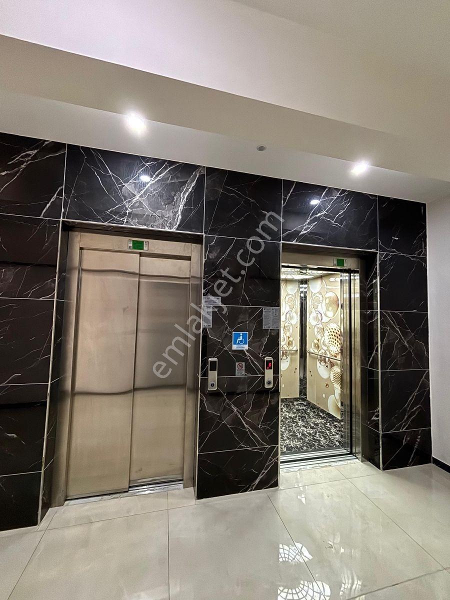 Yalova Merkezde Lüks Site İçerisinde Ara Kat Satılık 1+1 Daire — fotoğraf 9
