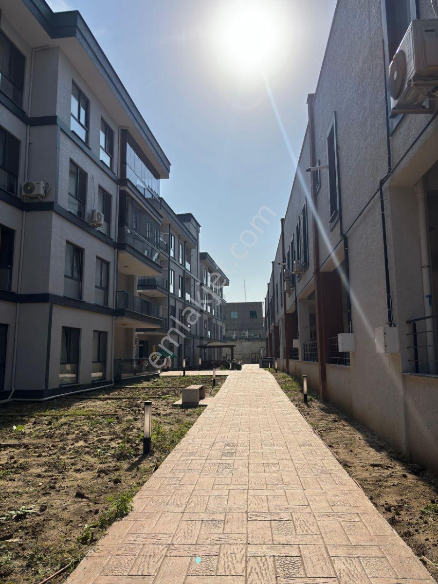 Yalova Merkezde Lüks Site İçerisinde Ara Kat Satılık 1+1 Daire — fotoğraf 11