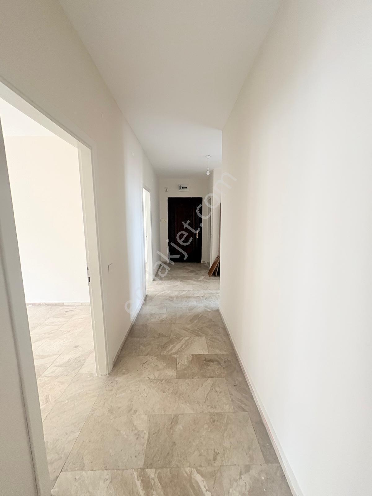 Turgut Reiste Site İçi Bağımsız Mutfaklı 3+1 Geniş Satılık Daire — fotoğraf 7