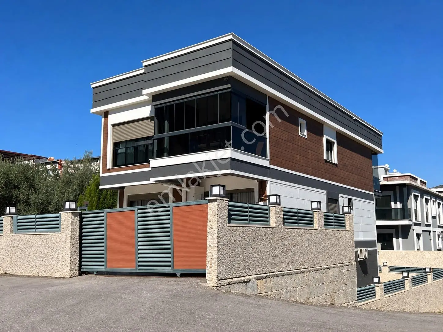 İzmir Torbalı Ayrancılar Mahallesi Satılık 7+2 Müstakil Villa