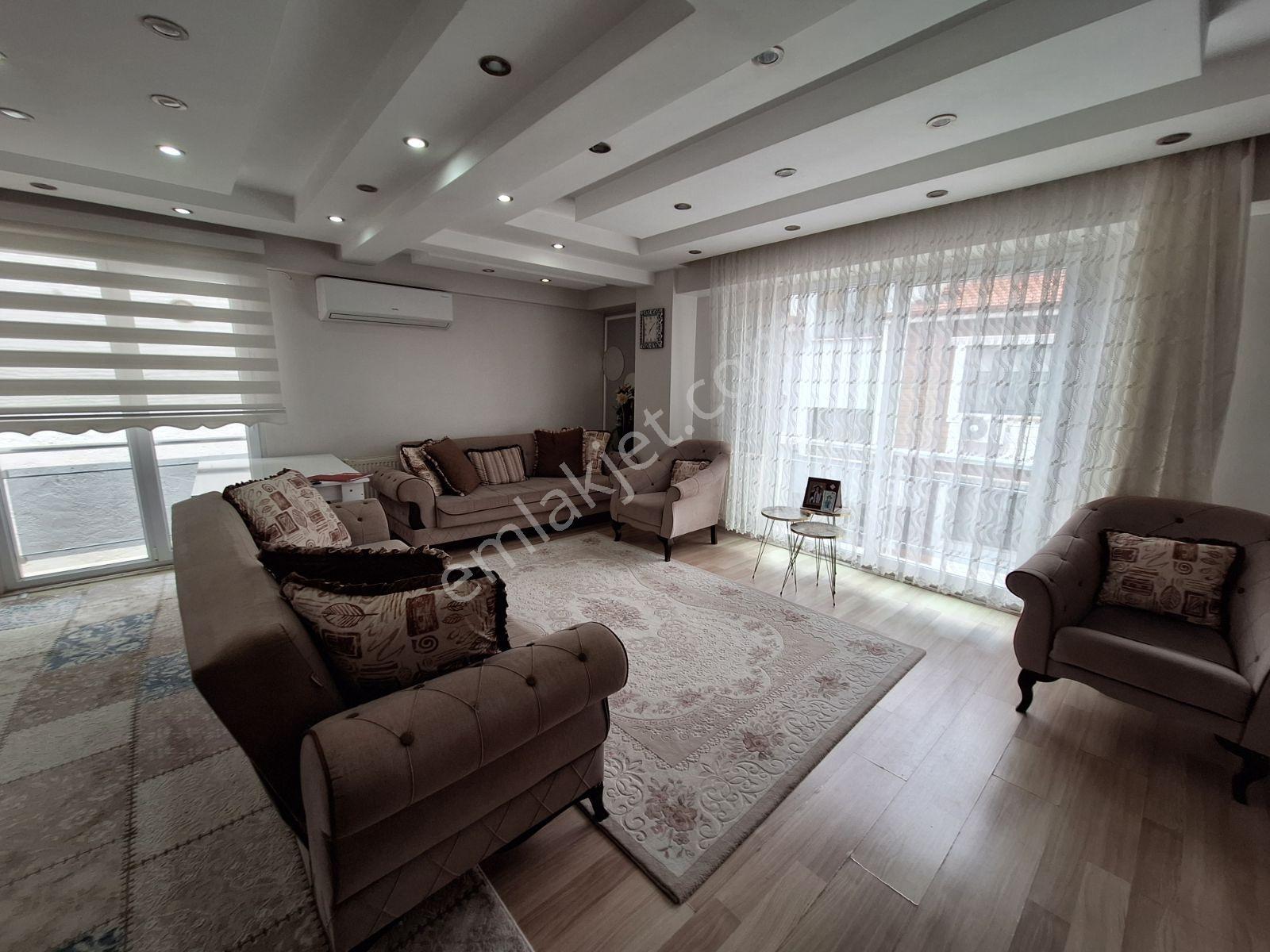 Nehirden Akkonakta Satılık 2+1 Açık Mutfak Daire — fotoğraf 2