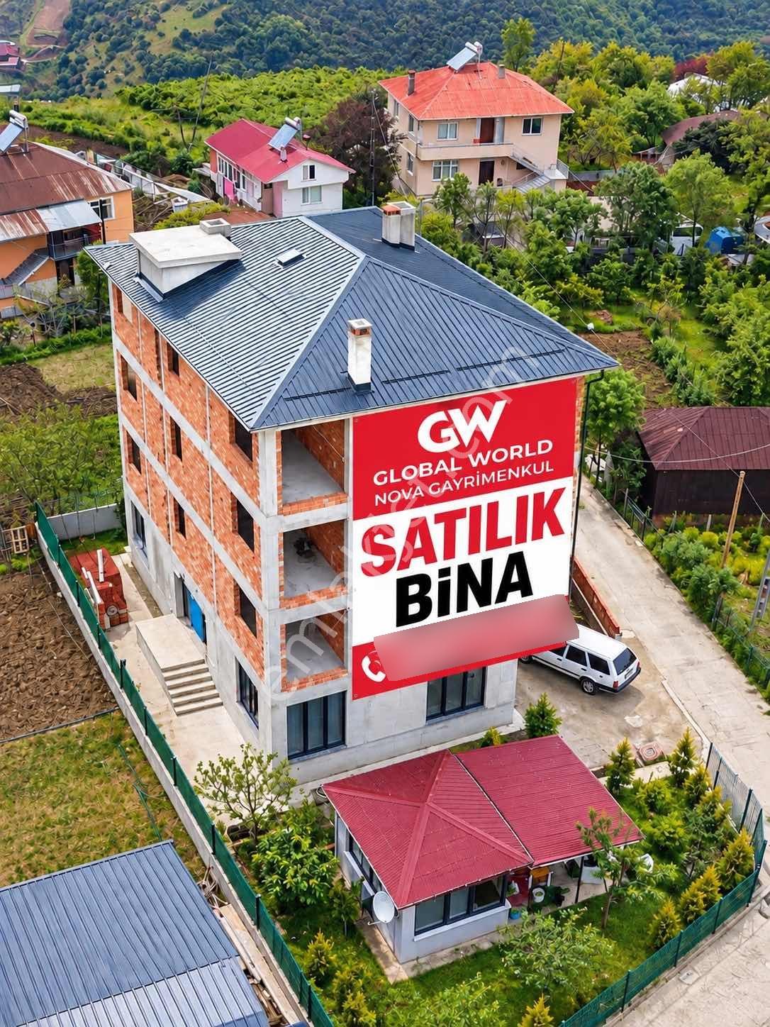 Akyazı'Nın Değerli Lokasyonunda Komple Bina Fırsatı !