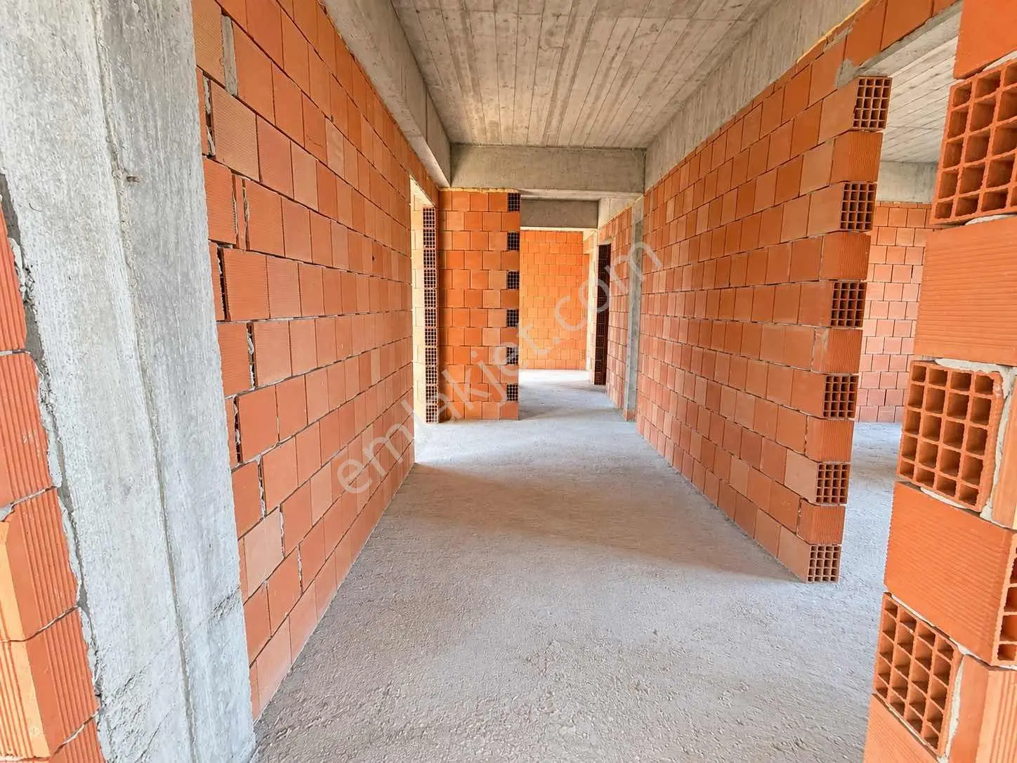Akyazı'nın Değerli Lokasyonunda Komple Bina Fırsatı ! — fotoğraf 31