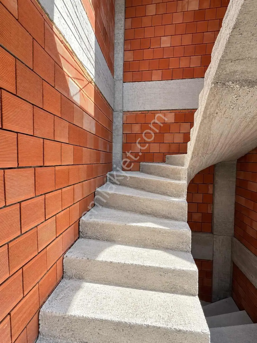 Akyazı'nın Değerli Lokasyonunda Komple Bina Fırsatı ! — fotoğraf 38