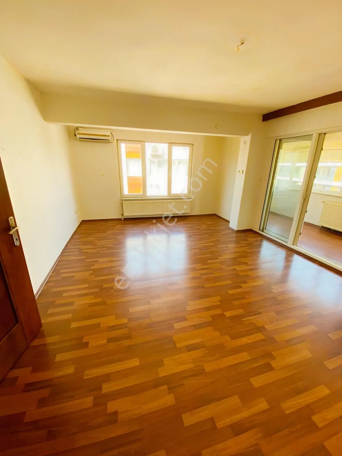Turyaptan Çiftlikköy Sahilde, Denize Sıfır, Ara Kat 2+1 Daire — fotoğraf 6