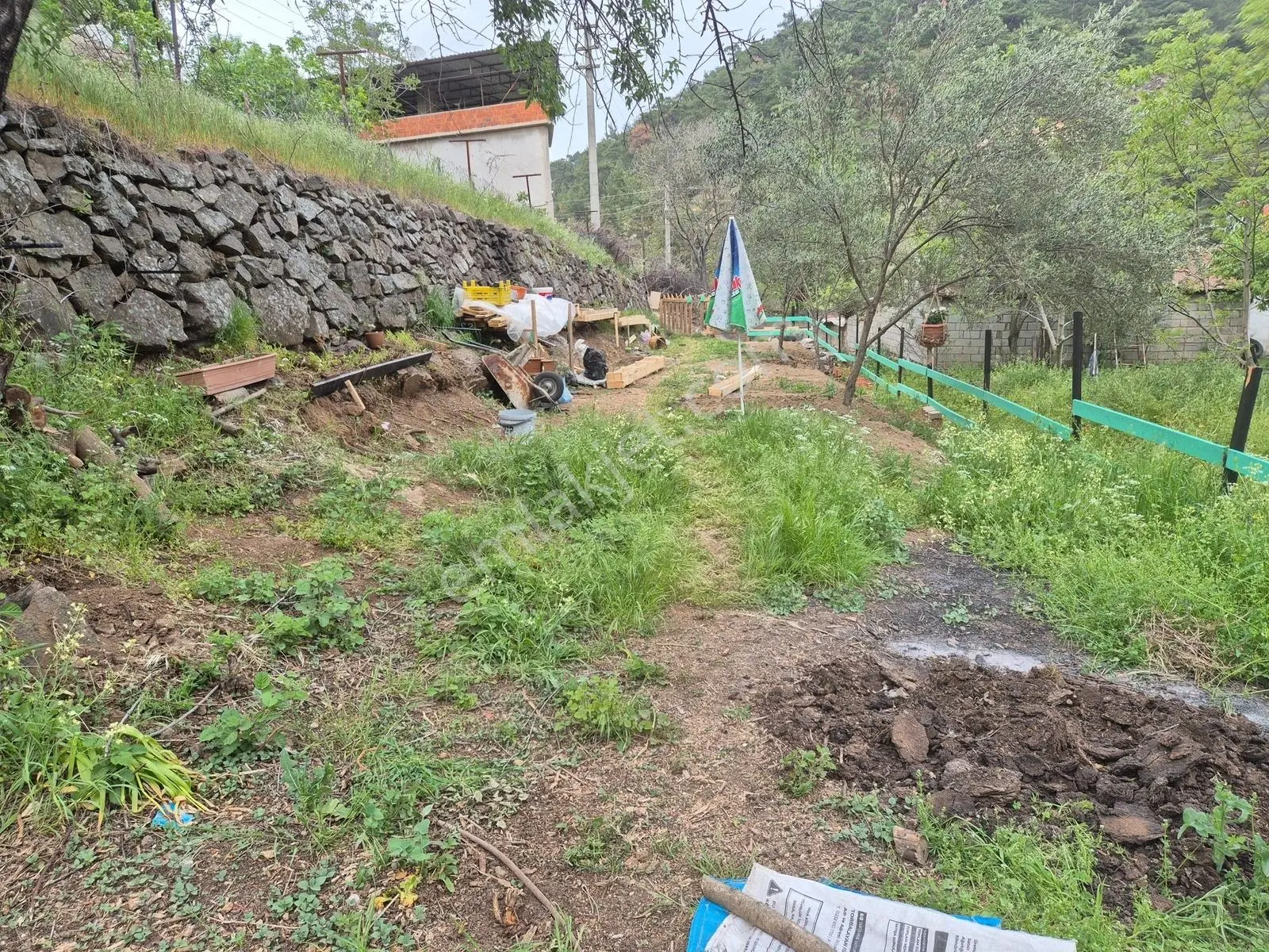 Tek Yetkili Artı'dan Havran Köylüce'de Satılık 190 M2 Bahçe — fotoğraf 4