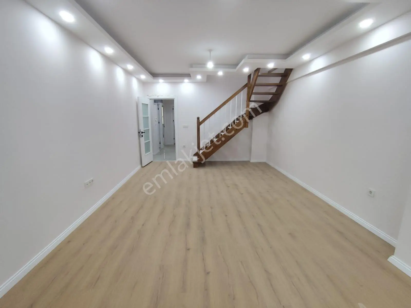 Azmir'den Kupa Yakını Satılık 4+2 Geniş Dubleks Daire For Sale — fotoğraf 21