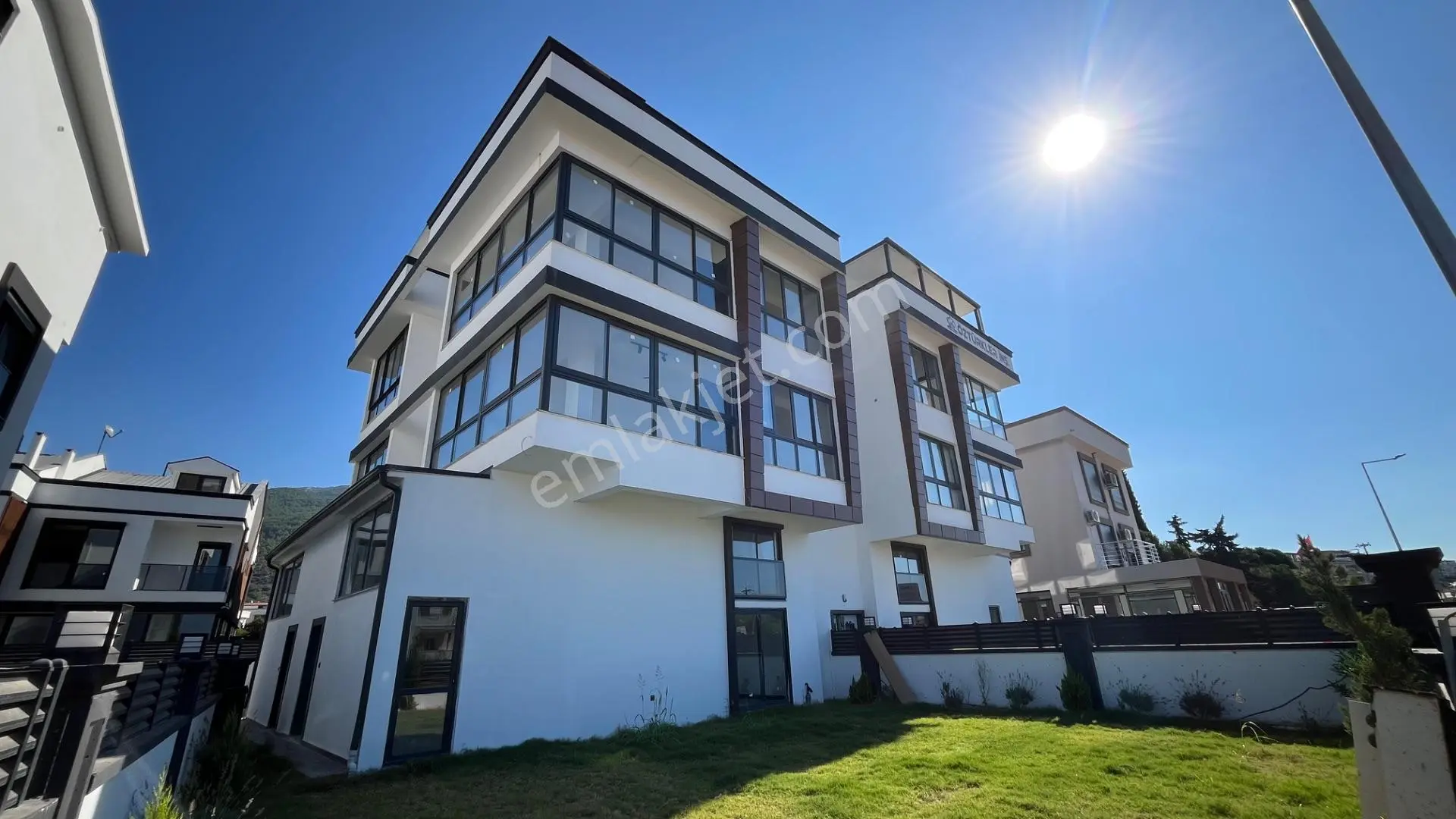 Ortamahallede Denize 150m Sıfır 2+1 Daire (teklife Açık) — fotoğraf 2