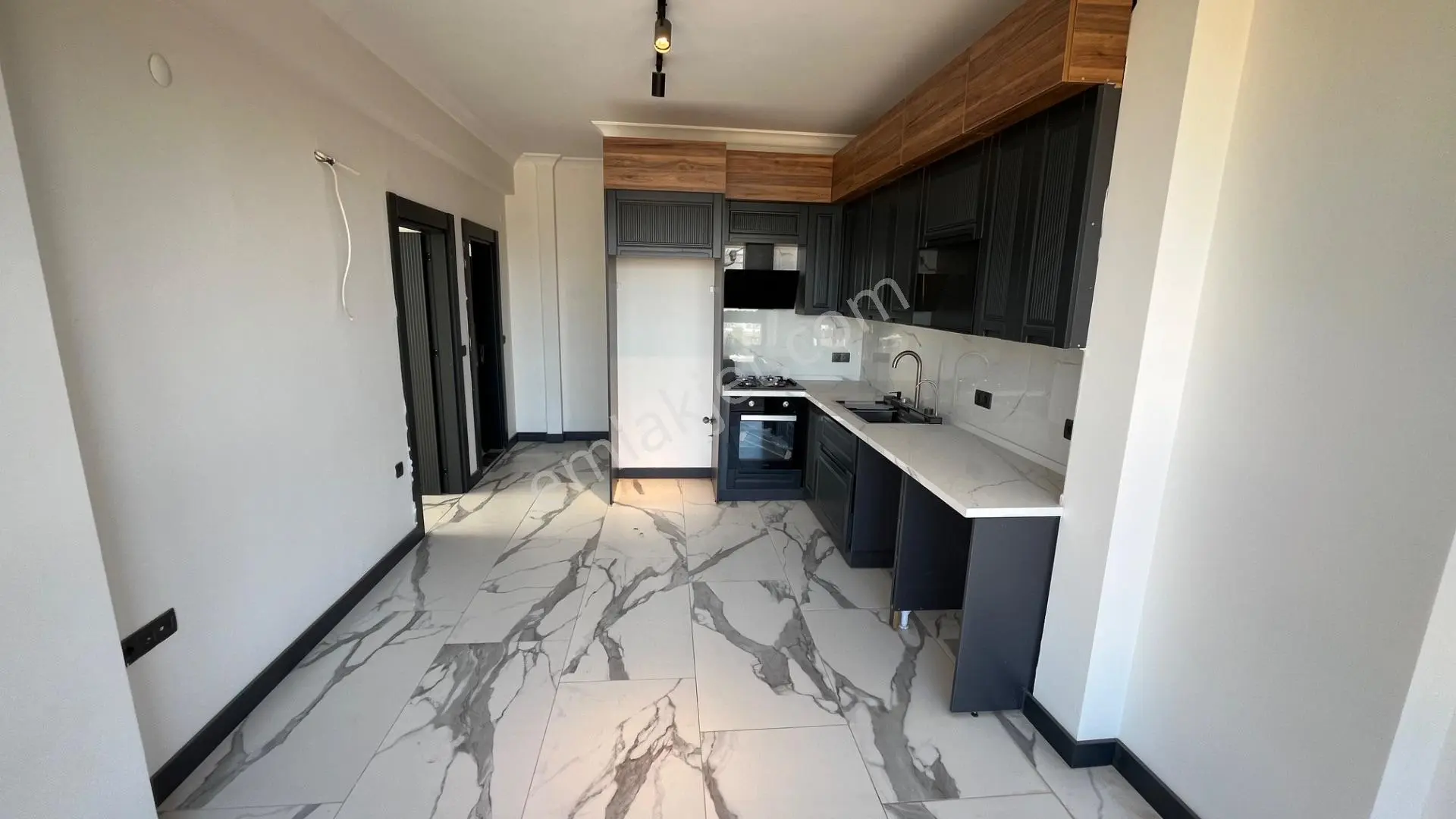 Ortamahallede Denize 150m Sıfır 2+1 Daire (teklife Açık) — fotoğraf 12