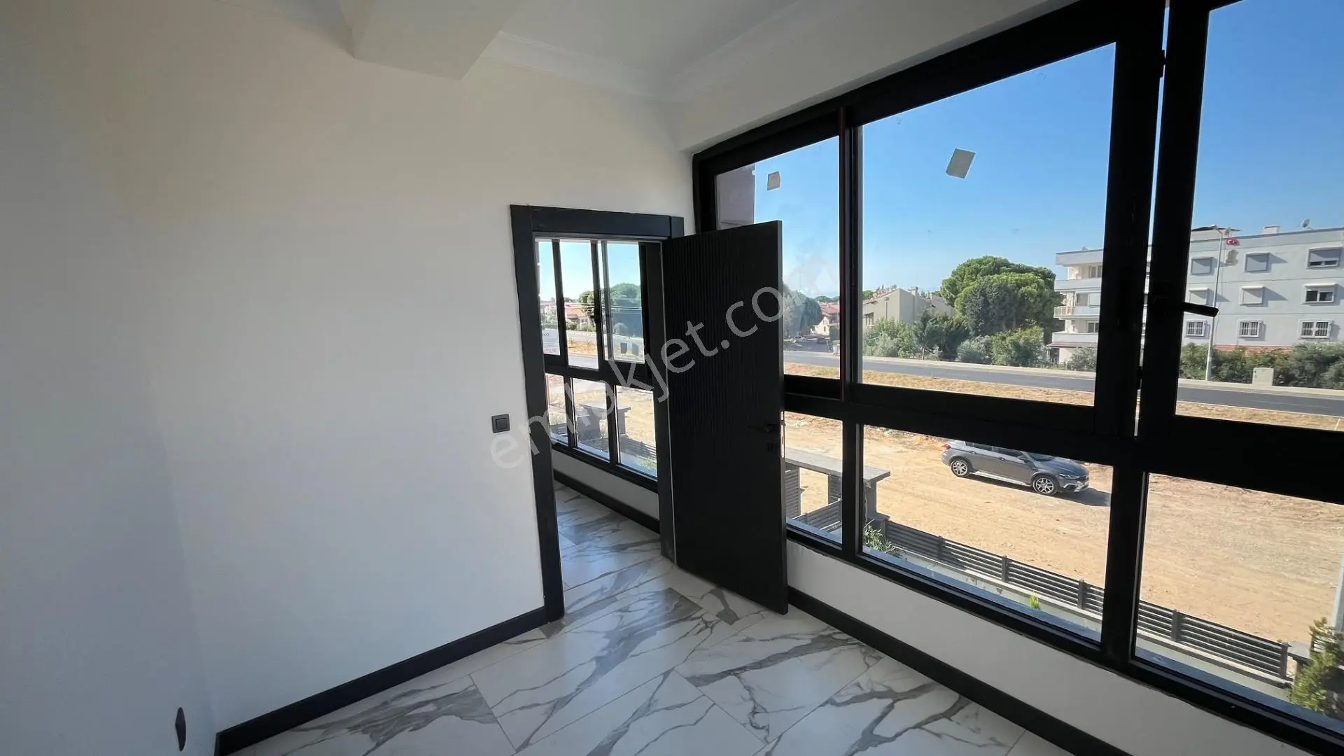 Ortamahallede Denize 150m Sıfır 2+1 Daire (teklife Açık) — fotoğraf 15