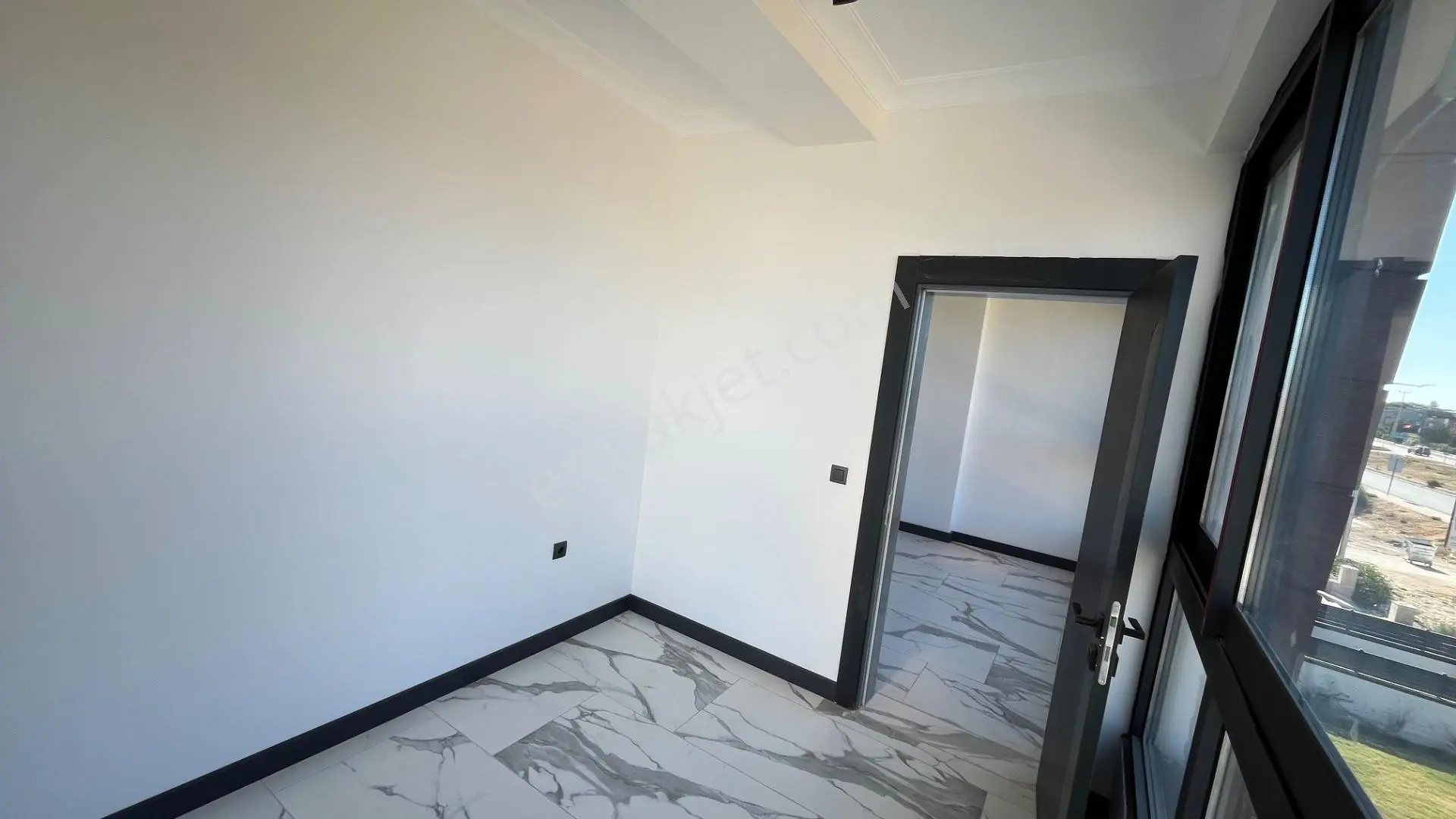 Ortamahallede Denize 150m Sıfır 2+1 Daire (teklife Açık) — fotoğraf 16