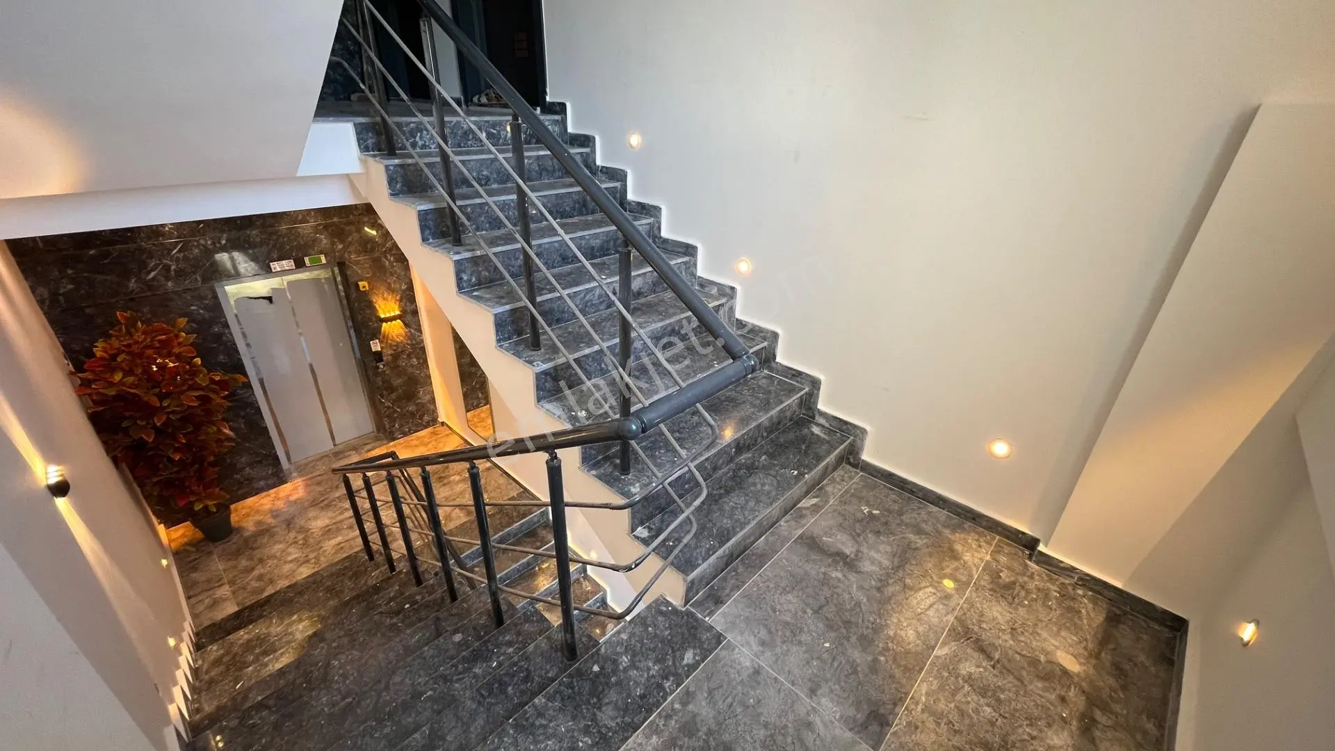 Ortamahallede Denize 150m Sıfır 2+1 Daire (teklife Açık) — fotoğraf 25