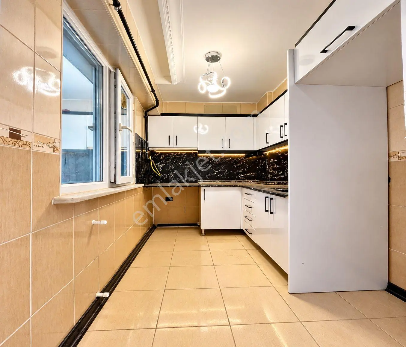 Esenyurt Şehitler Mahallesi'nde 2+1 Modern Satılık Daire — fotoğraf 5