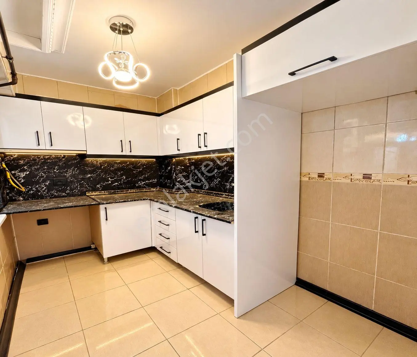 Esenyurt Şehitler Mahallesi'nde 2+1 Modern Satılık Daire — fotoğraf 6