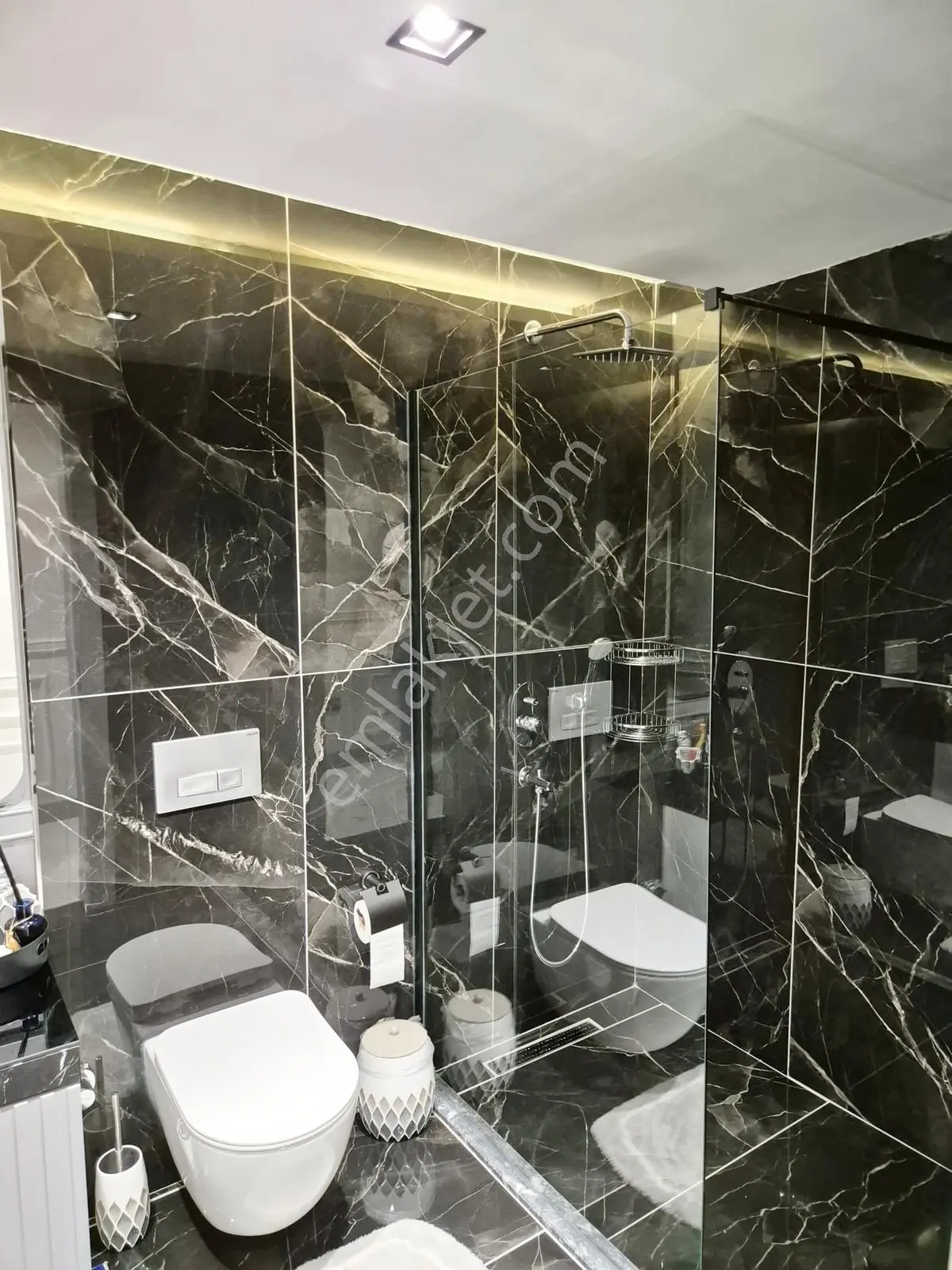 Kw Metsa'dan Muncurlu Gölette Havuzlu Müstakil Villa — fotoğraf 13
