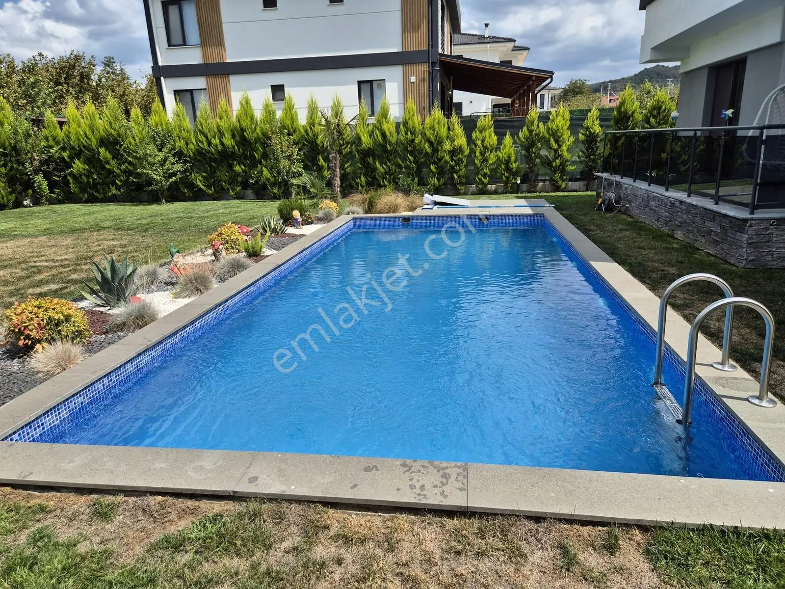 Kw Metsa'dan Muncurlu Gölette Havuzlu Müstakil Villa — fotoğraf 22