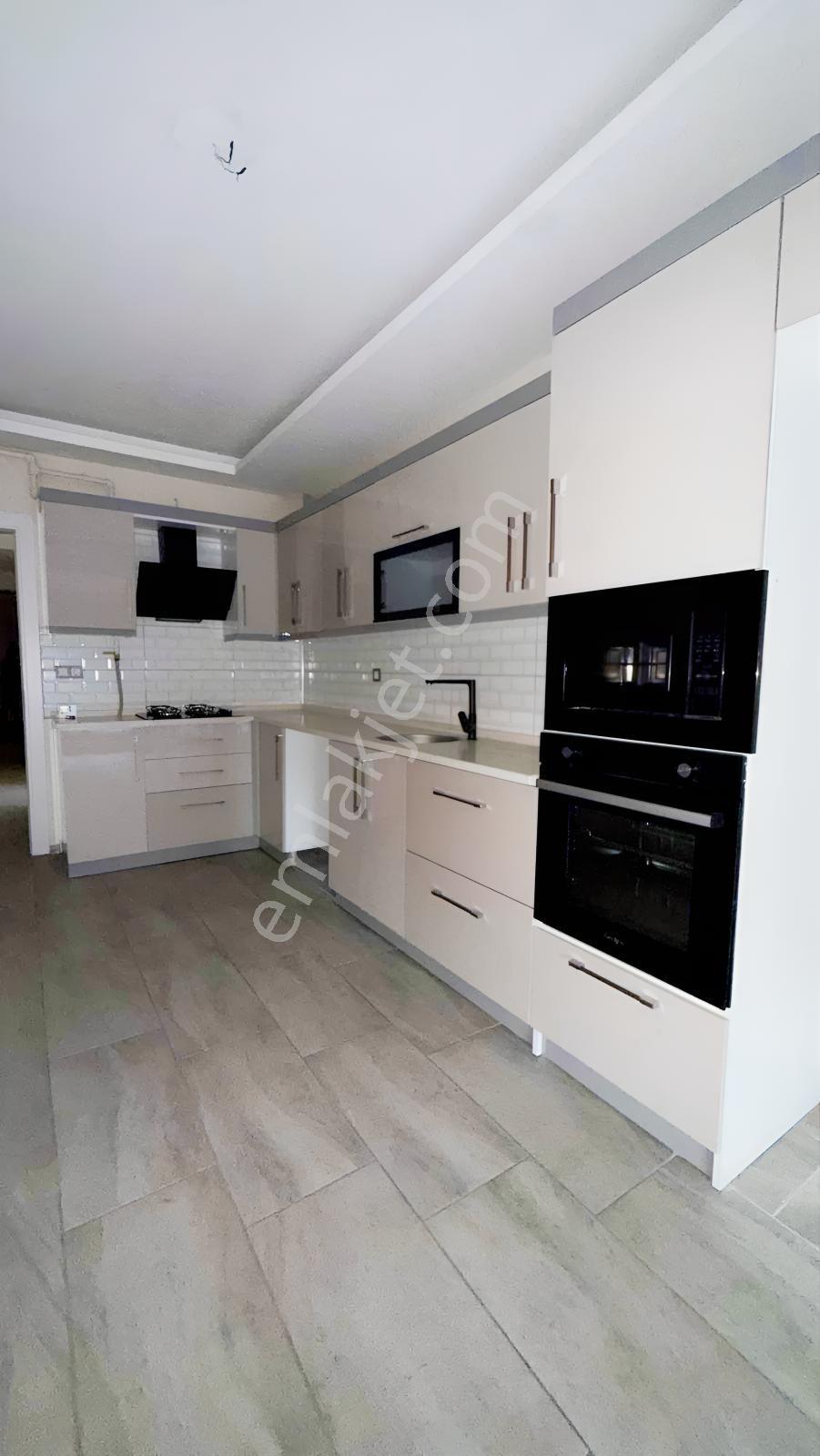 Buca İşçievleri'nde 3+1 Çift Cepheli, Çift Balkonlu Lüks Daire — fotoğraf 11