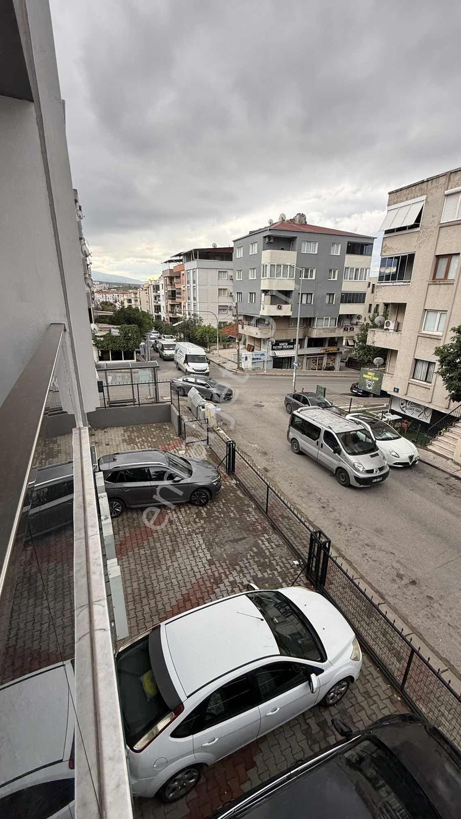 Buca İşçievleri'nde 3+1 Çift Cepheli, Çift Balkonlu Lüks Daire — fotoğraf 20
