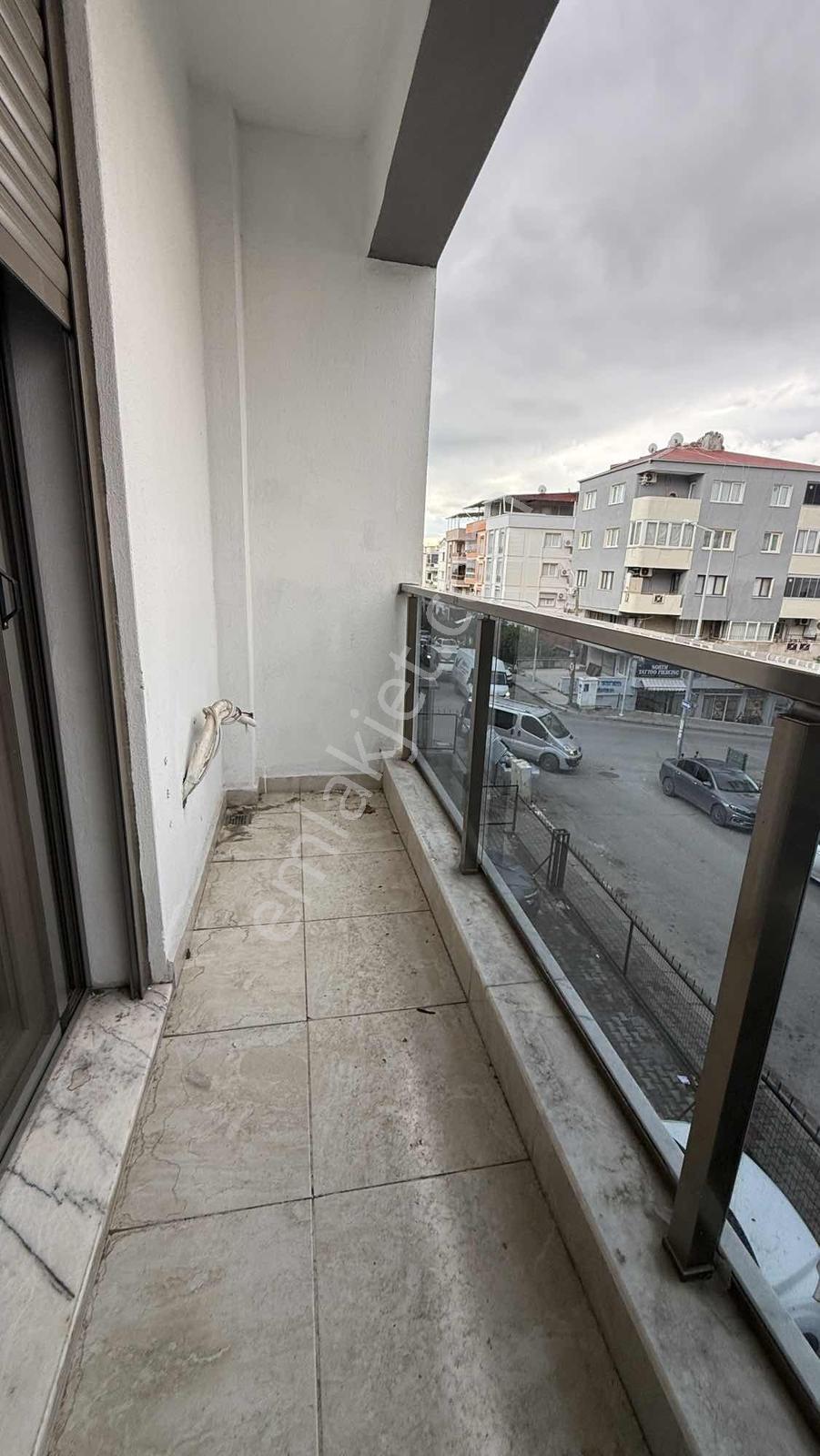 Buca İşçievleri'nde 3+1 Çift Cepheli, Çift Balkonlu Lüks Daire — fotoğraf 21