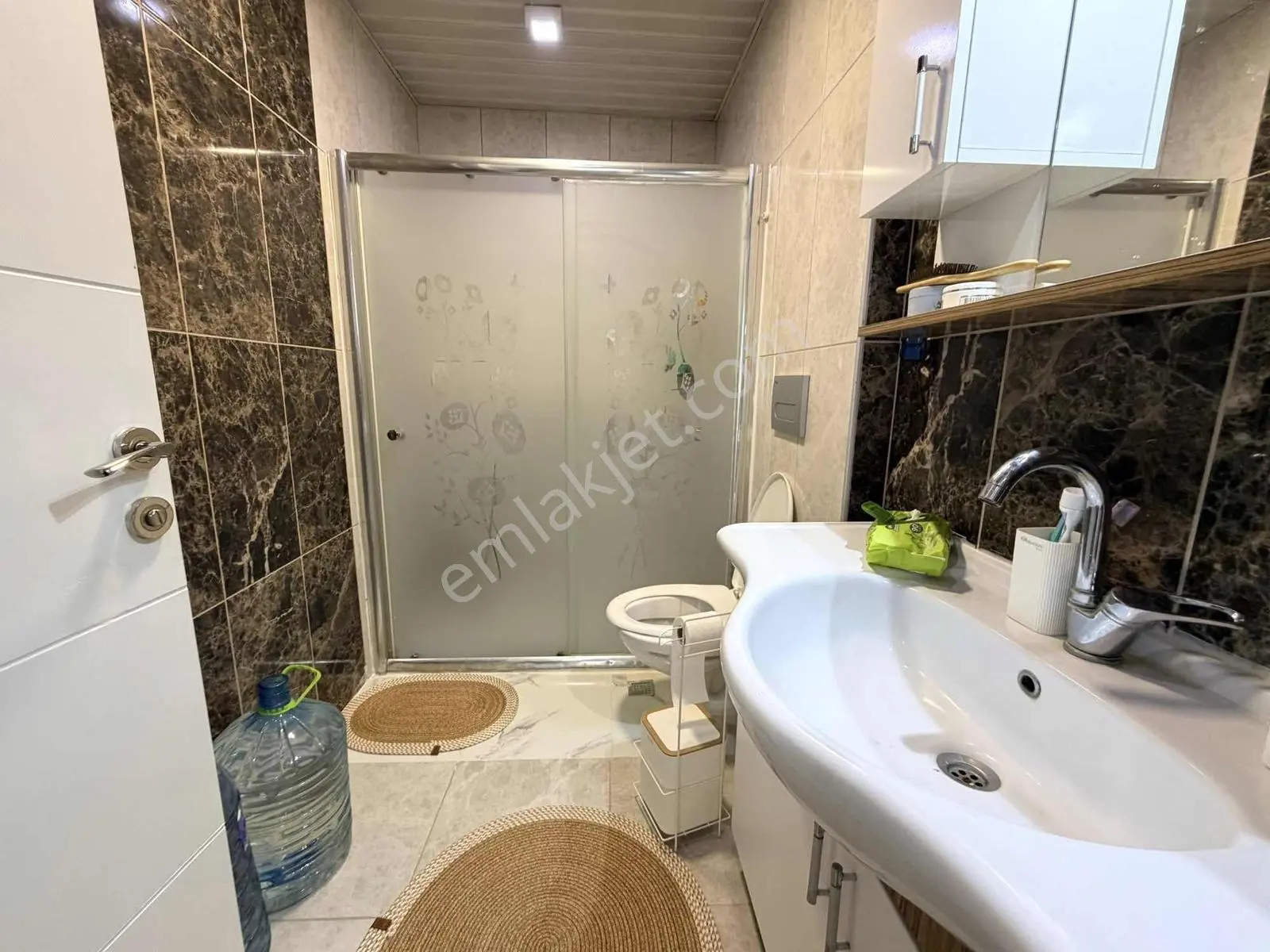 Albayrak | Şehitler Caddesi Üzeri Lüx Sitede 4.kat Ön Cephe 3+1 — fotoğraf 30