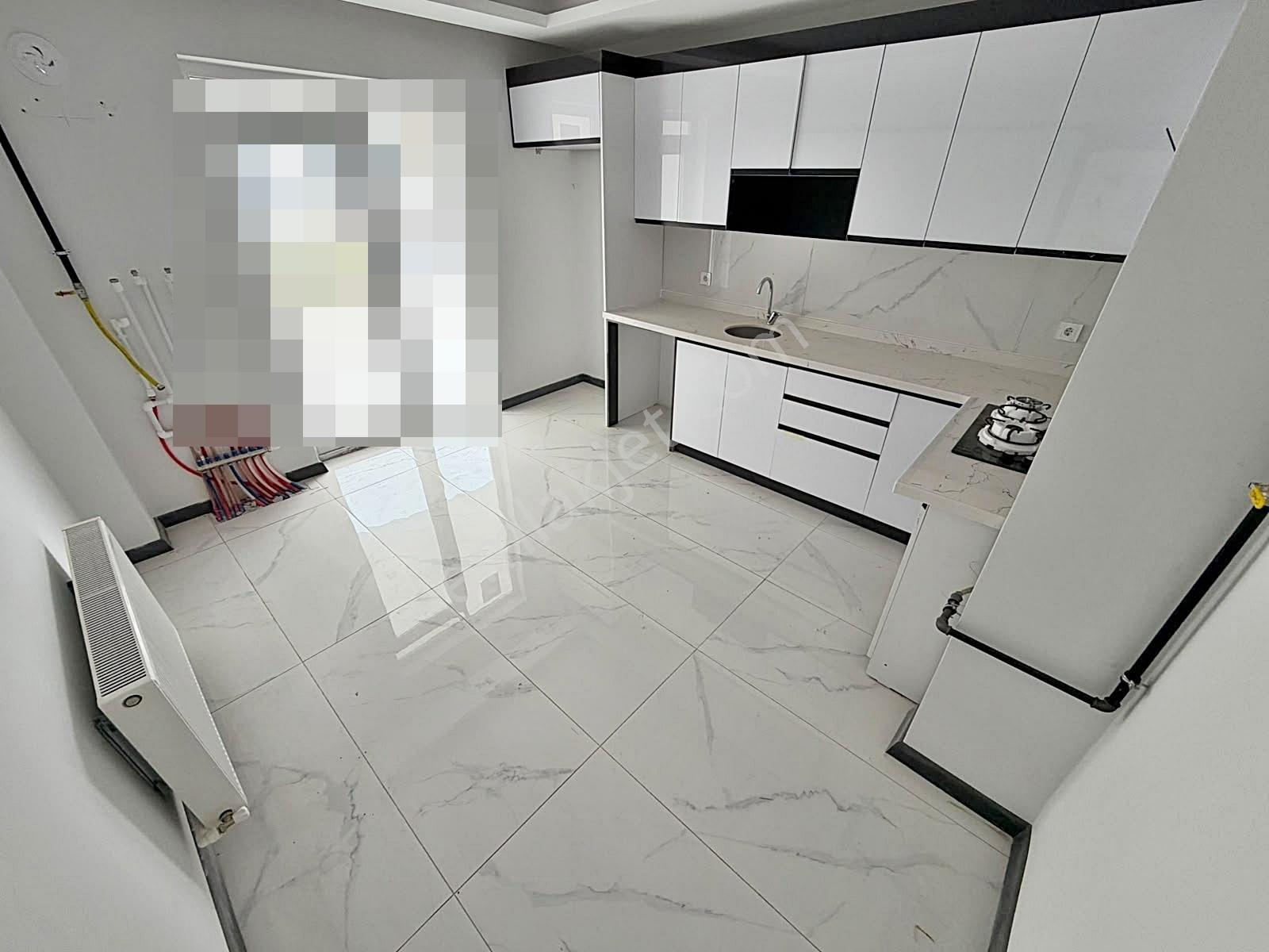 Yuvam'dan Okullar Bölgesinde Ara Kat 137m2 3+1 Acil Satılık — fotoğraf 2