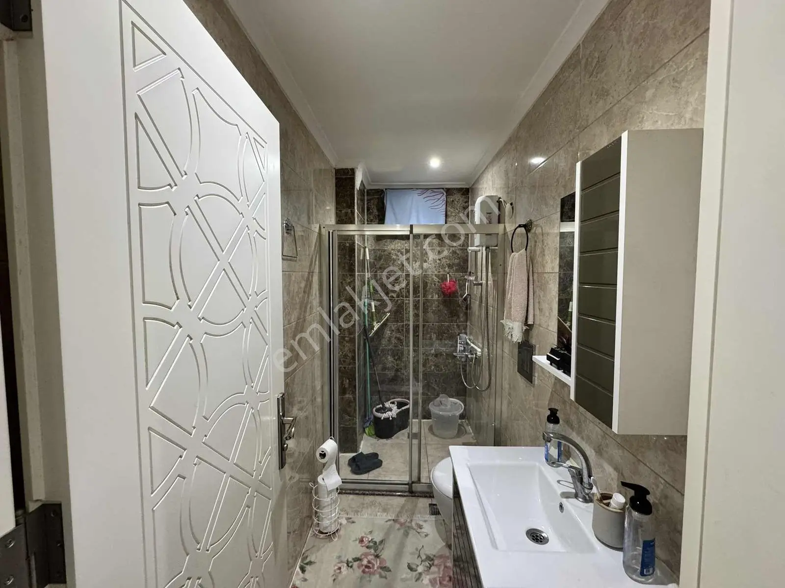 Kasaplar Mahallesinde Satılık Masrafsız 2+1 Geniş Teraslı Daire — fotoğraf 8