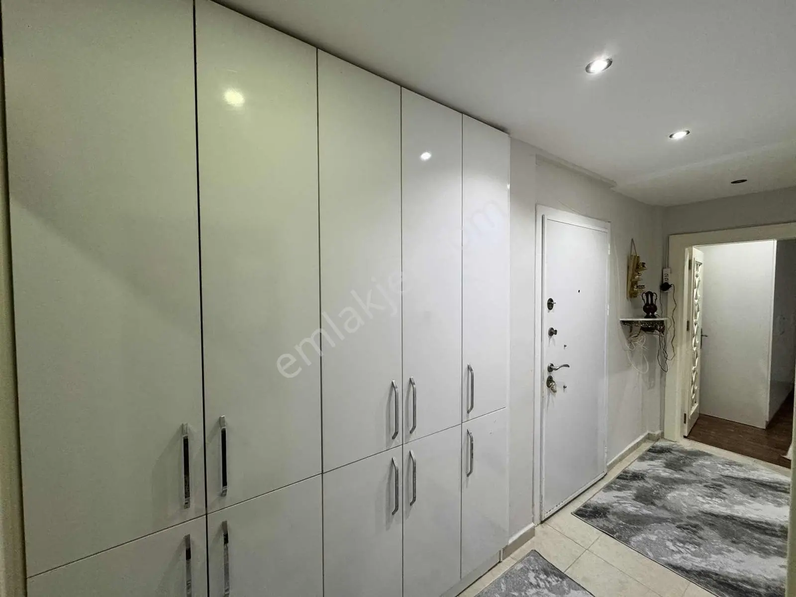 Kasaplar Mahallesinde Satılık Masrafsız 2+1 Geniş Teraslı Daire — fotoğraf 10