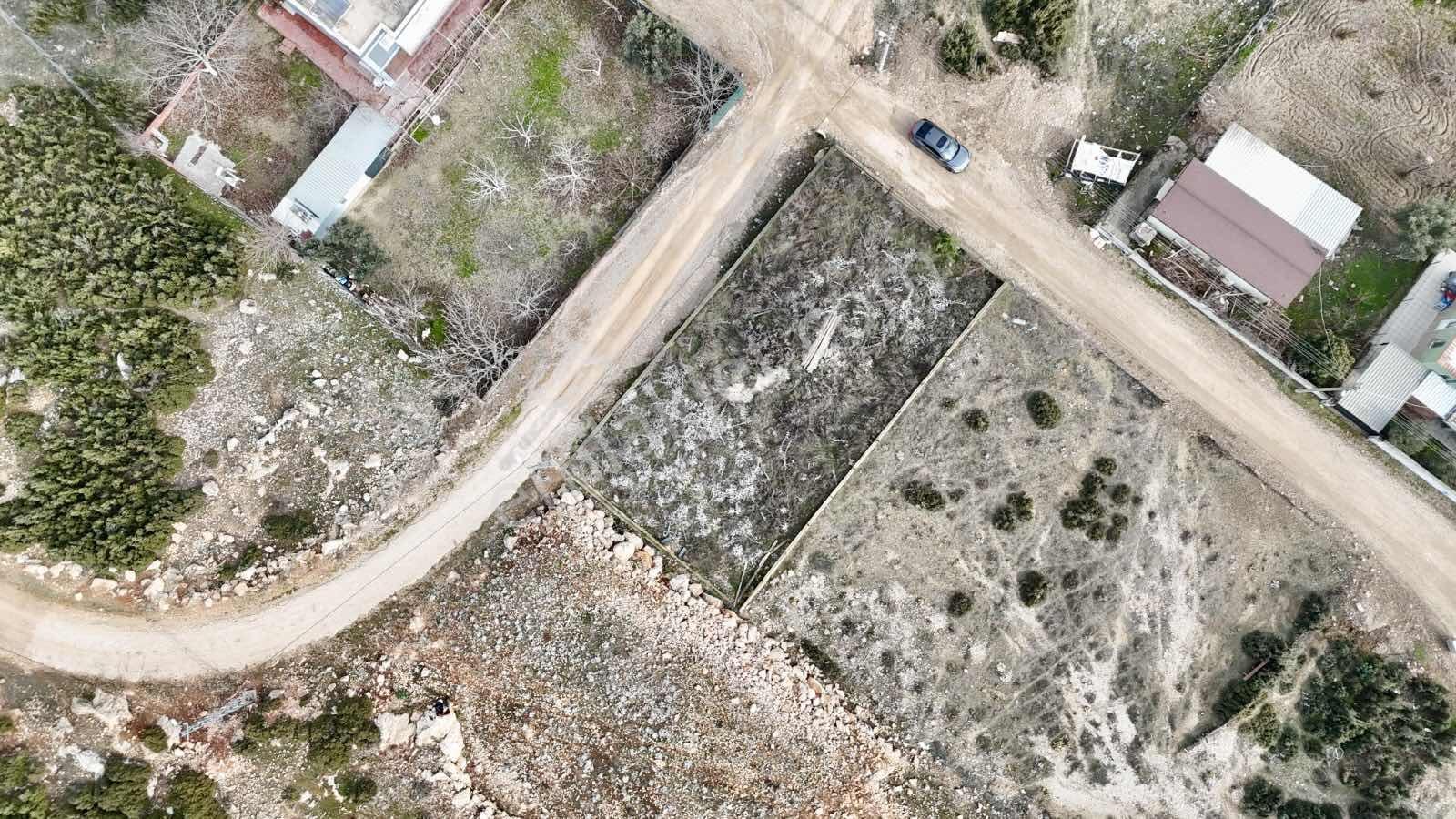 Döşemealtı Bademağacı Köşe Parsel 465 M2 Satılık Arsa — fotoğraf 2