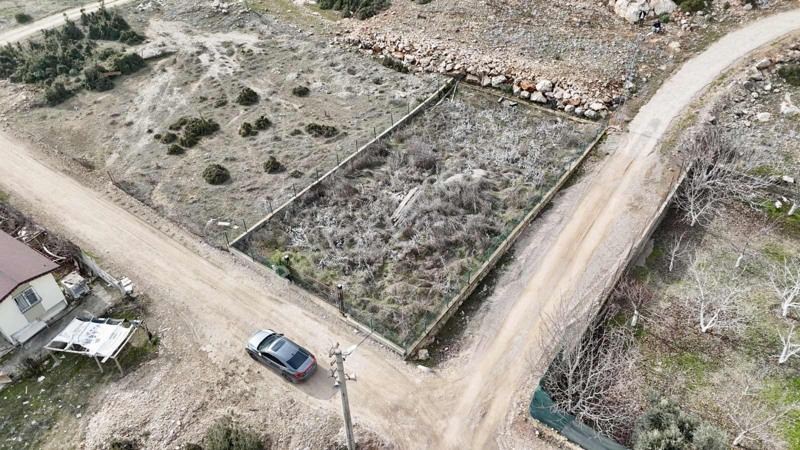 Döşemealtı Bademağacı Köşe Parsel 465 M2 Satılık Arsa — fotoğraf 3