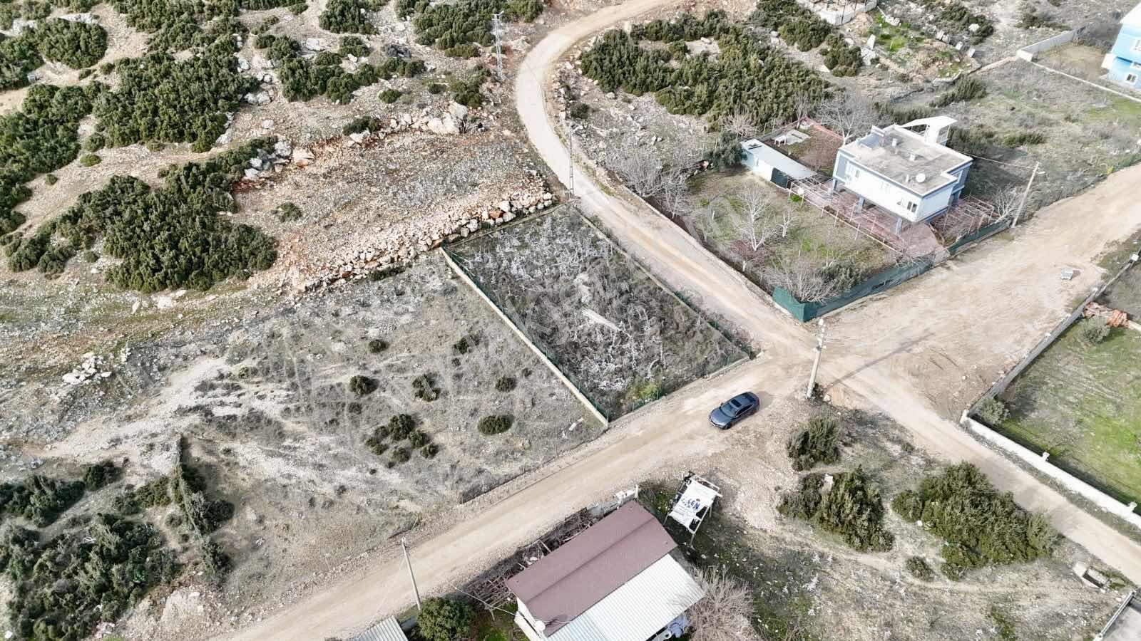 Döşemealtı Bademağacı Köşe Parsel 465 M2 Satılık Arsa — fotoğraf 6