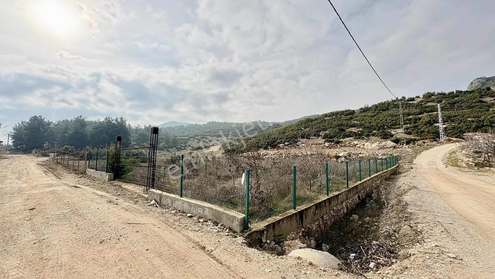Döşemealtı Bademağacı Köşe Parsel 465 M2 Satılık Arsa — fotoğraf 12