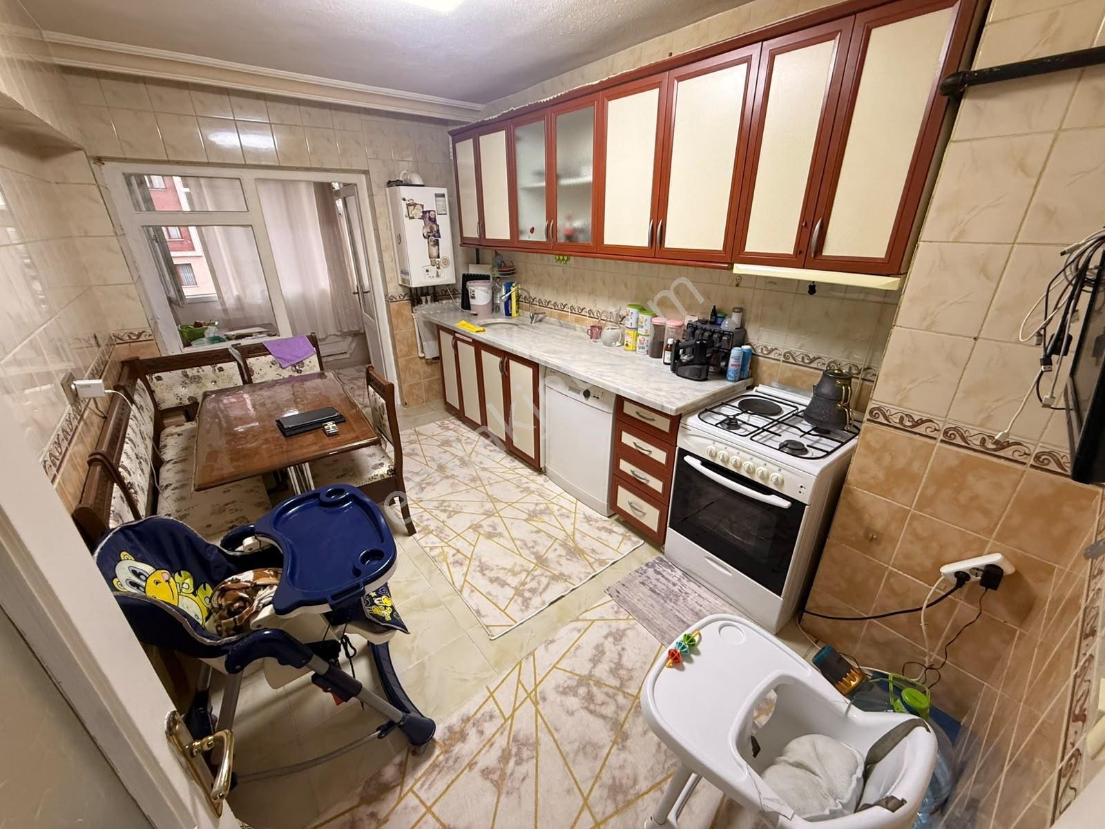 Keçiörende Caddeyanı İskanlı 3+1 Öncepheli Acil Satılık Daire — fotoğraf 4