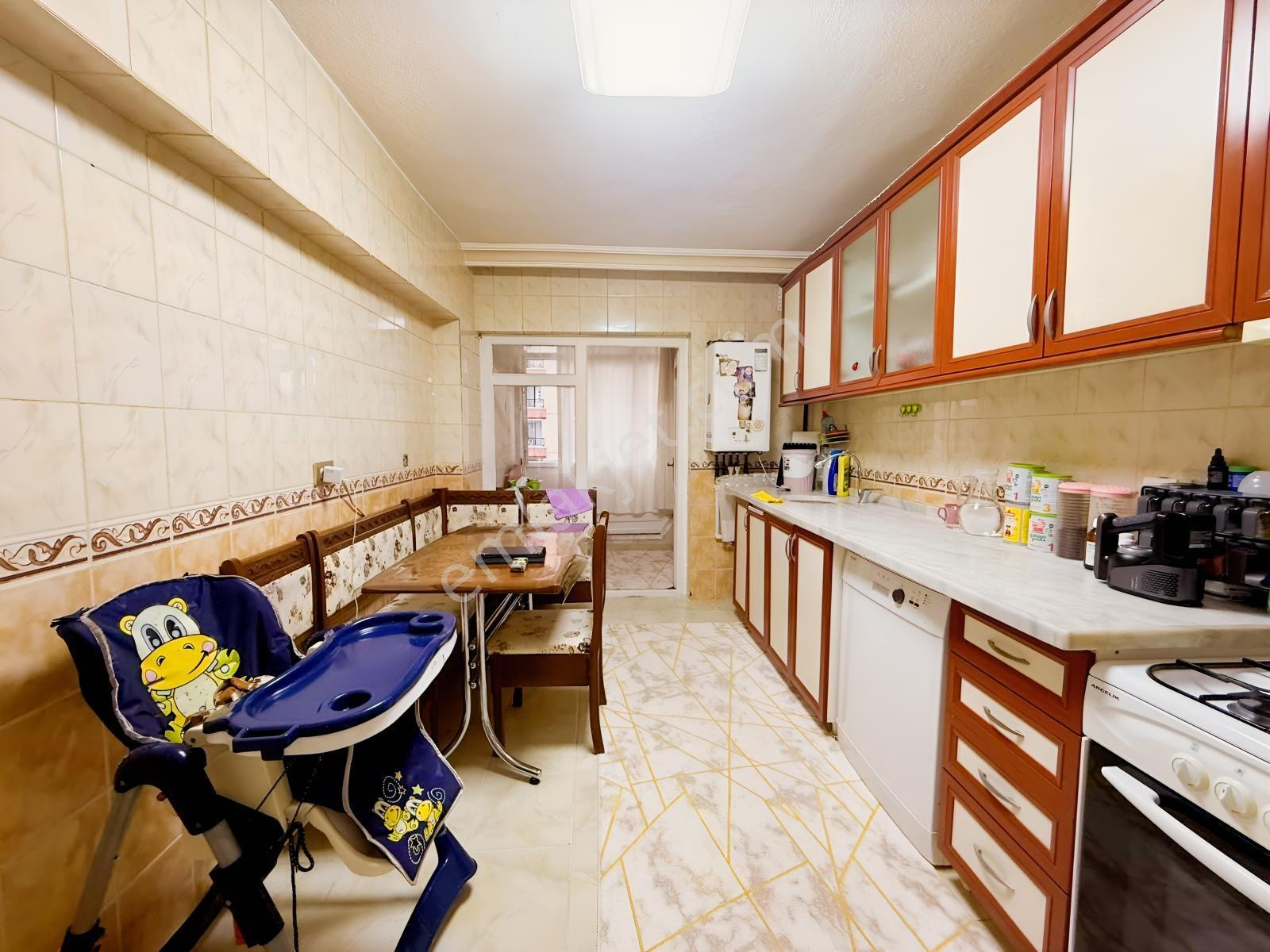 Keçiörende Caddeyanı İskanlı 3+1 Öncepheli Acil Satılık Daire — fotoğraf 5