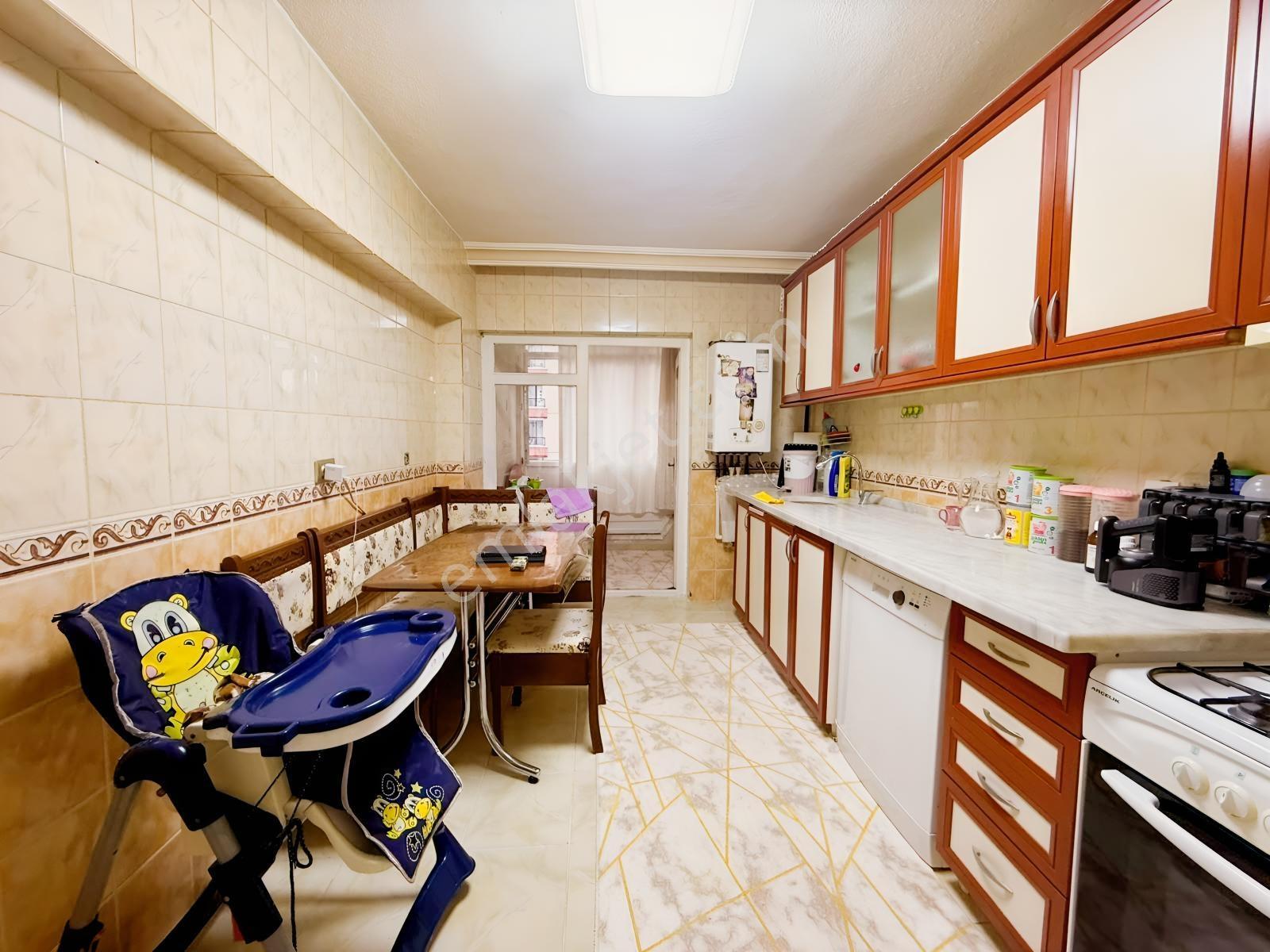 Keçiörende Caddeyanı İskanlı 3+1 Öncepheli Acil Satılık Daire — fotoğraf 6