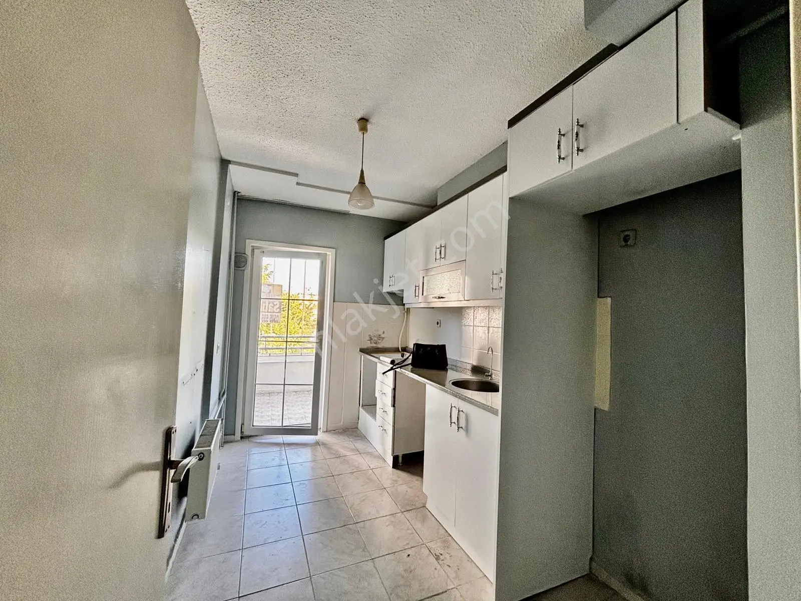 Atakent 3.etap Tadilatlı Satılık 2+1 Daire — fotoğraf 2