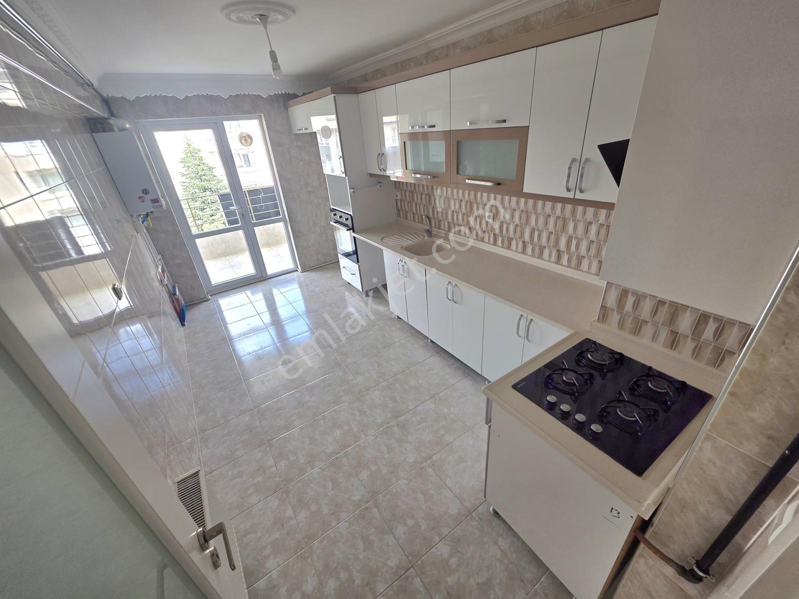 Akbal'dan Y.bayındır'da Asansör'lü Manzaralı 2'nci Kat 3+1 Daire — fotoğraf 5