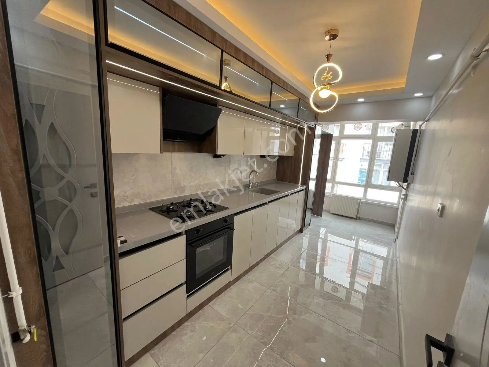 Plevne Mah'de 3+1 Satılık Bağımsız Katta Full+full Yapılı Daire — fotoğraf 4