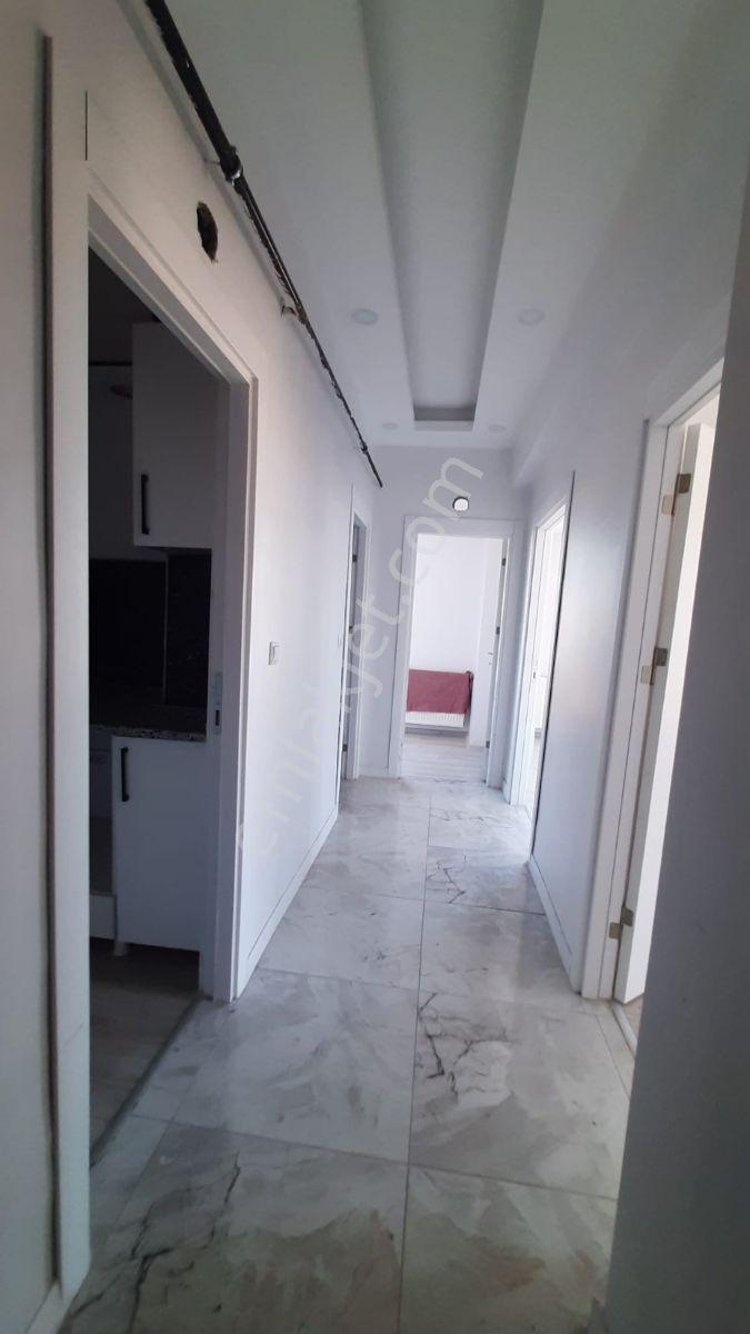 Yaya Trafiğinin Yoğun Olduğu Çarşı Merkezinde Satılık 2+1 Ofis — fotoğraf 3
