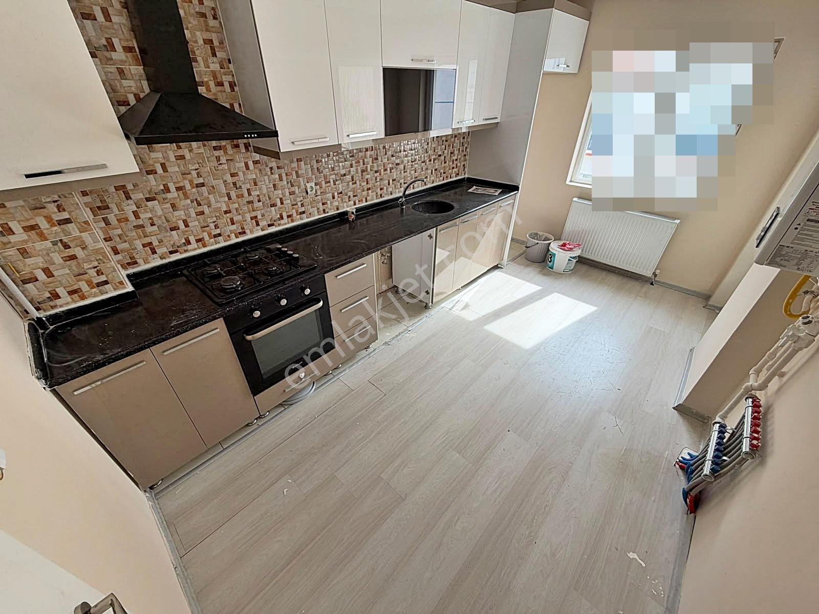 Yuvam'dan Perşembe Pazarına Cephe 3+1 Kredi Limitsiz Acil Satılı — fotoğraf 5