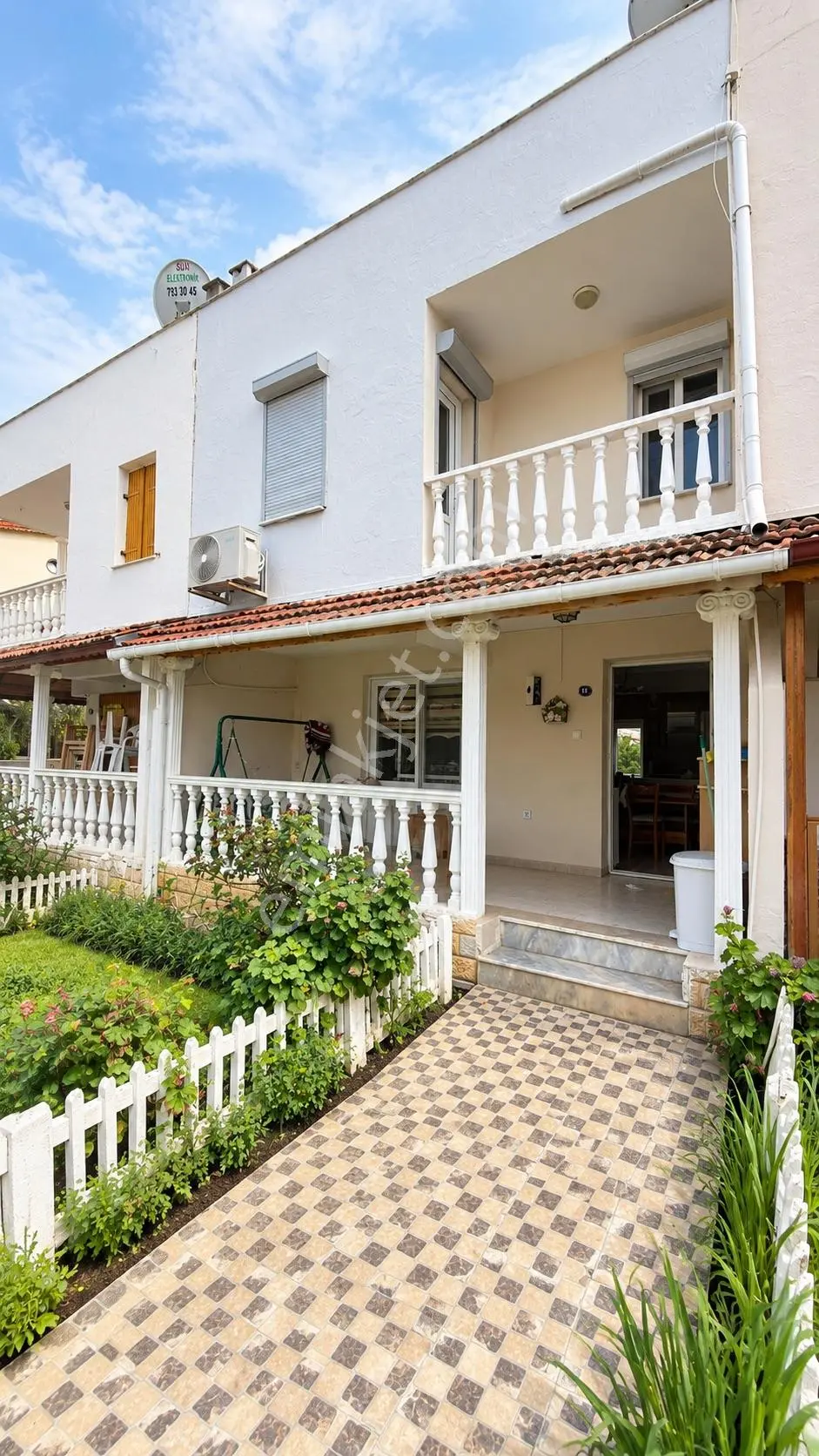 Ortamahallede Denize 50M 4+1 Masrafsız Villa ( Teklife Açık)