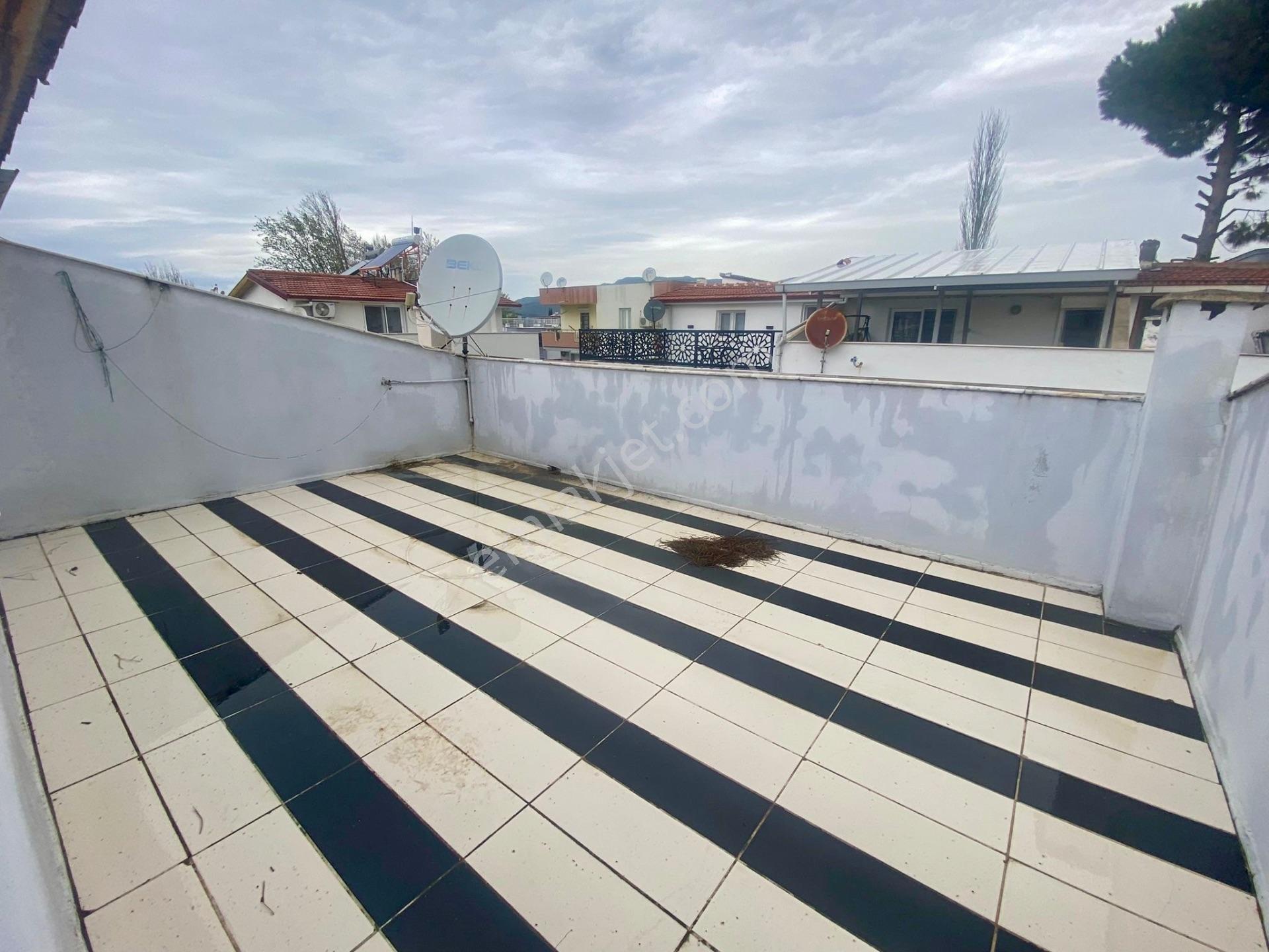 Ortamahallede Denize 50m 4+1 Masrafsız Villa ( Teklife Açık) — fotoğraf 7