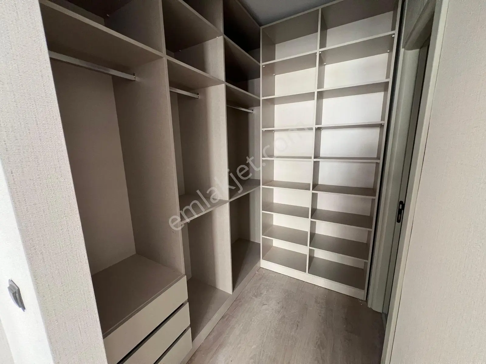 Ovacık Merkezde Parmakla Gösterilecek Kalitede Sıfır 4+1 Satılık — fotoğraf 35