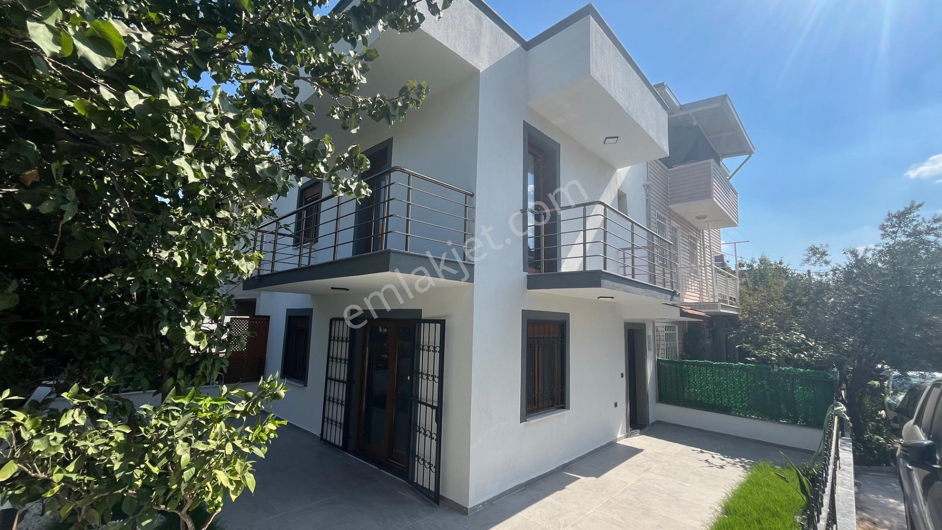 Ortamahallede Köşe Geniş Bahçeli Lüks Villa (teklife Açık) — fotoğraf 5