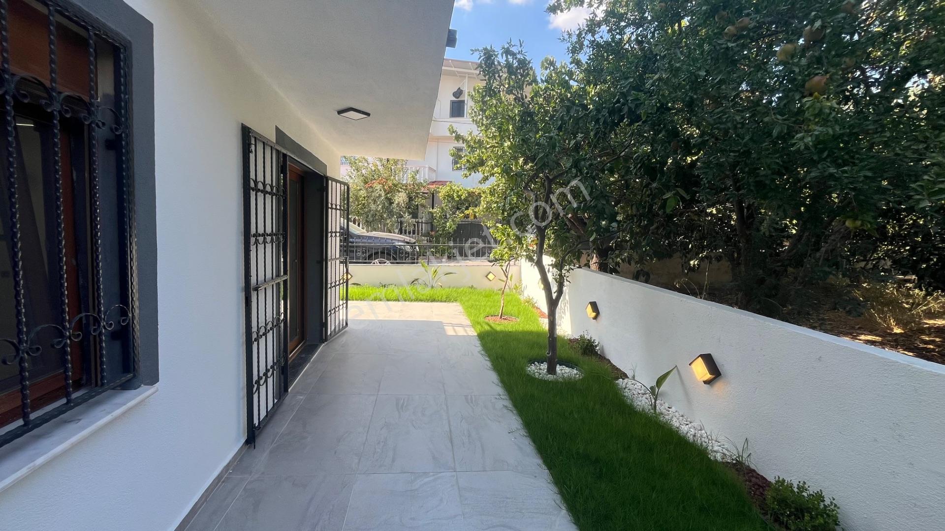 Ortamahallede Köşe Geniş Bahçeli Lüks Villa (teklife Açık) — fotoğraf 11